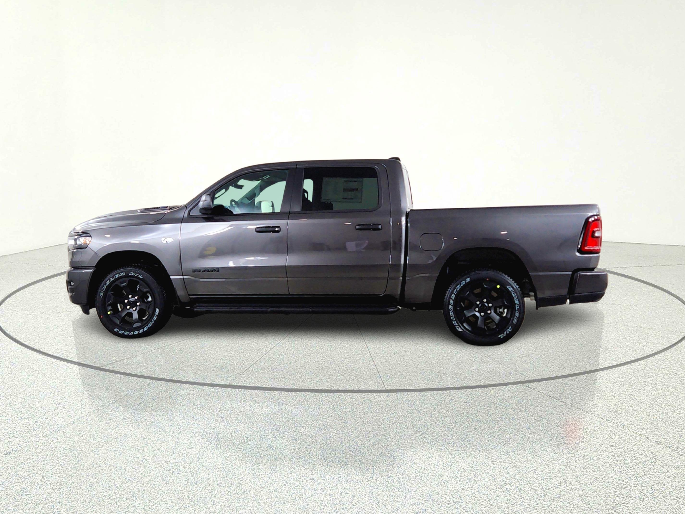 2026 RAM Ram 1500 RAM 1500 TRADESMAN CREW CAB 4X4 (144.5 IN WB 5 FT 7 IN BOX)