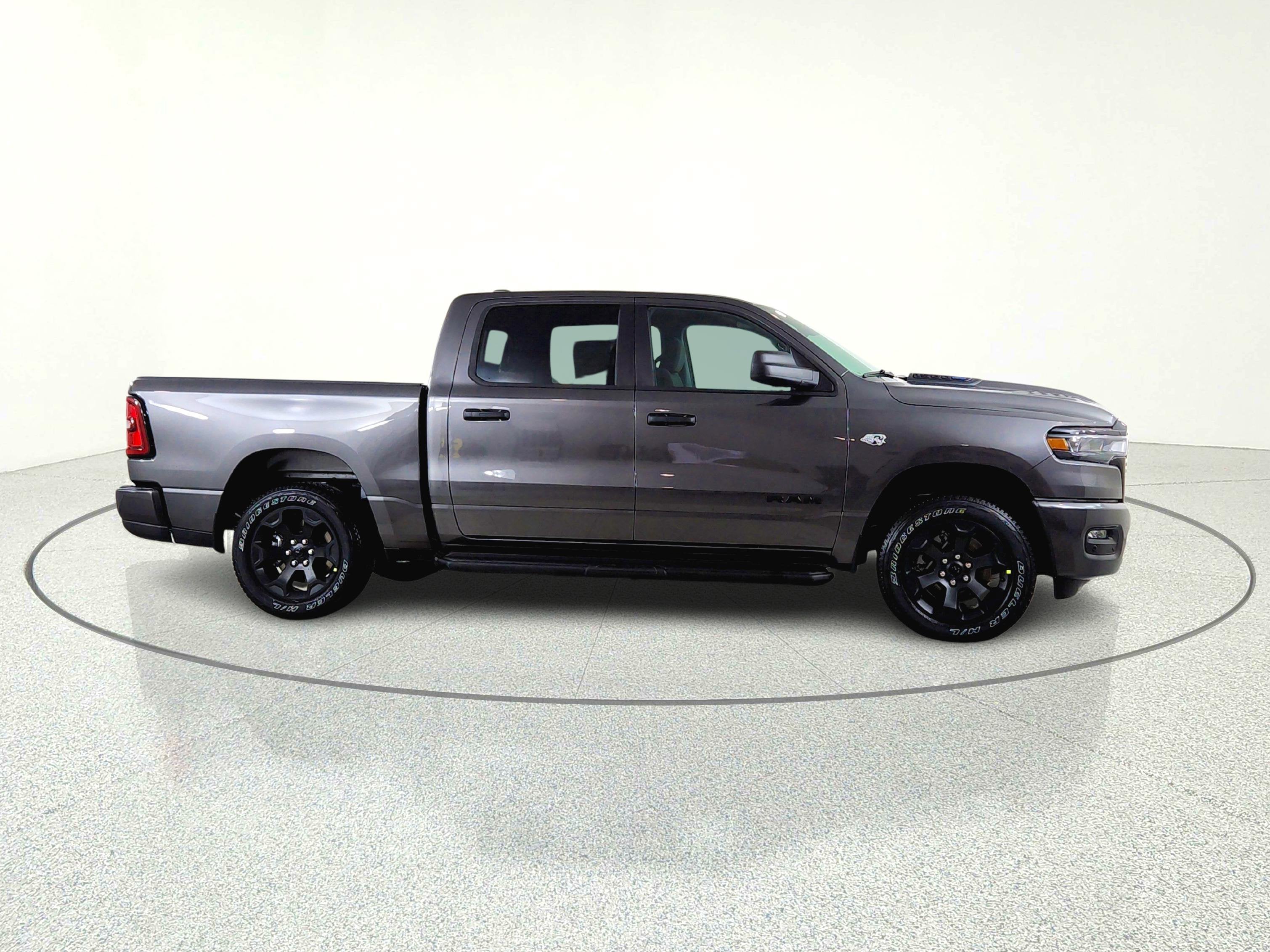 2026 RAM Ram 1500 RAM 1500 TRADESMAN CREW CAB 4X4 (144.5 IN WB 5 FT 7 IN BOX)