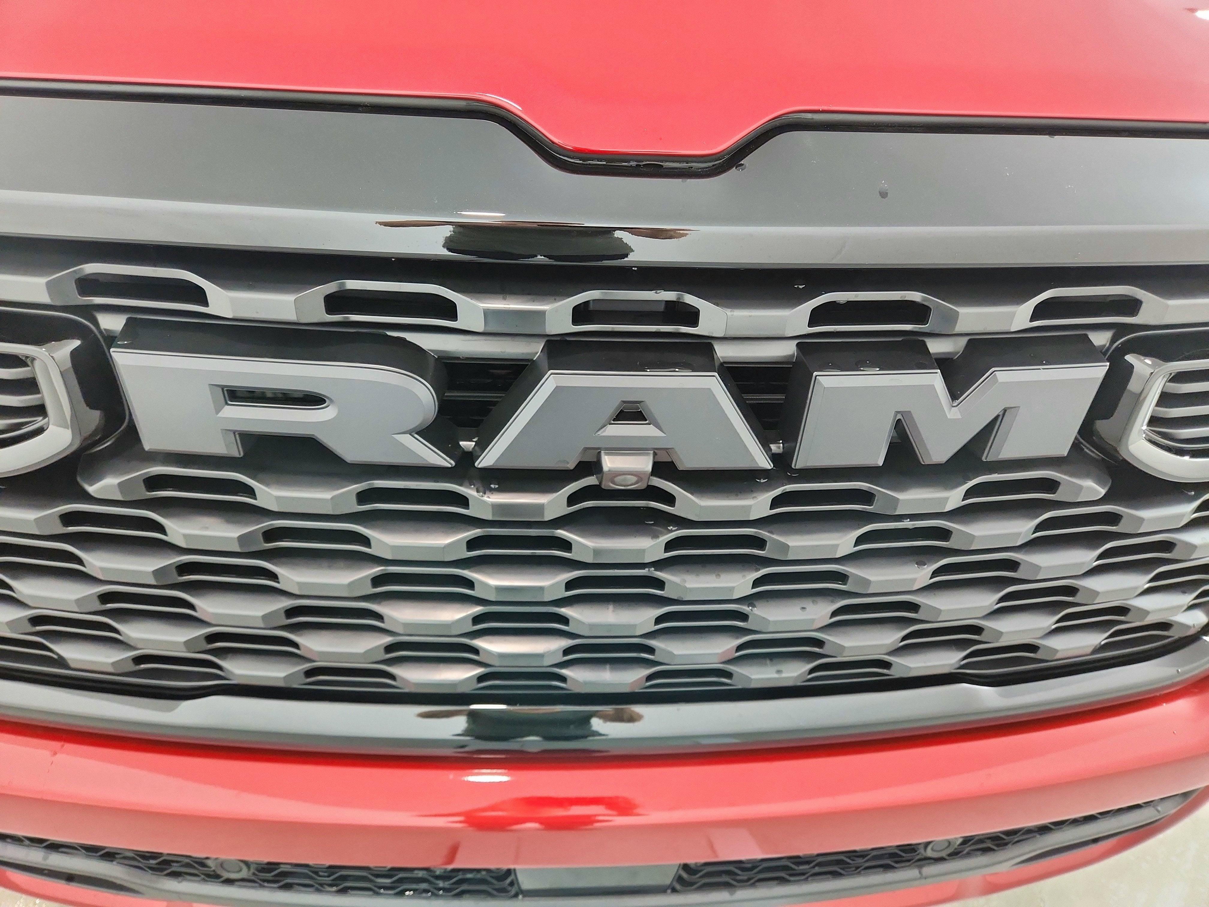 2026 RAM Ram 1500 RAM 1500 TRADESMAN CREW CAB 4X4 (144.5 IN WB 5 FT 7 IN BOX)