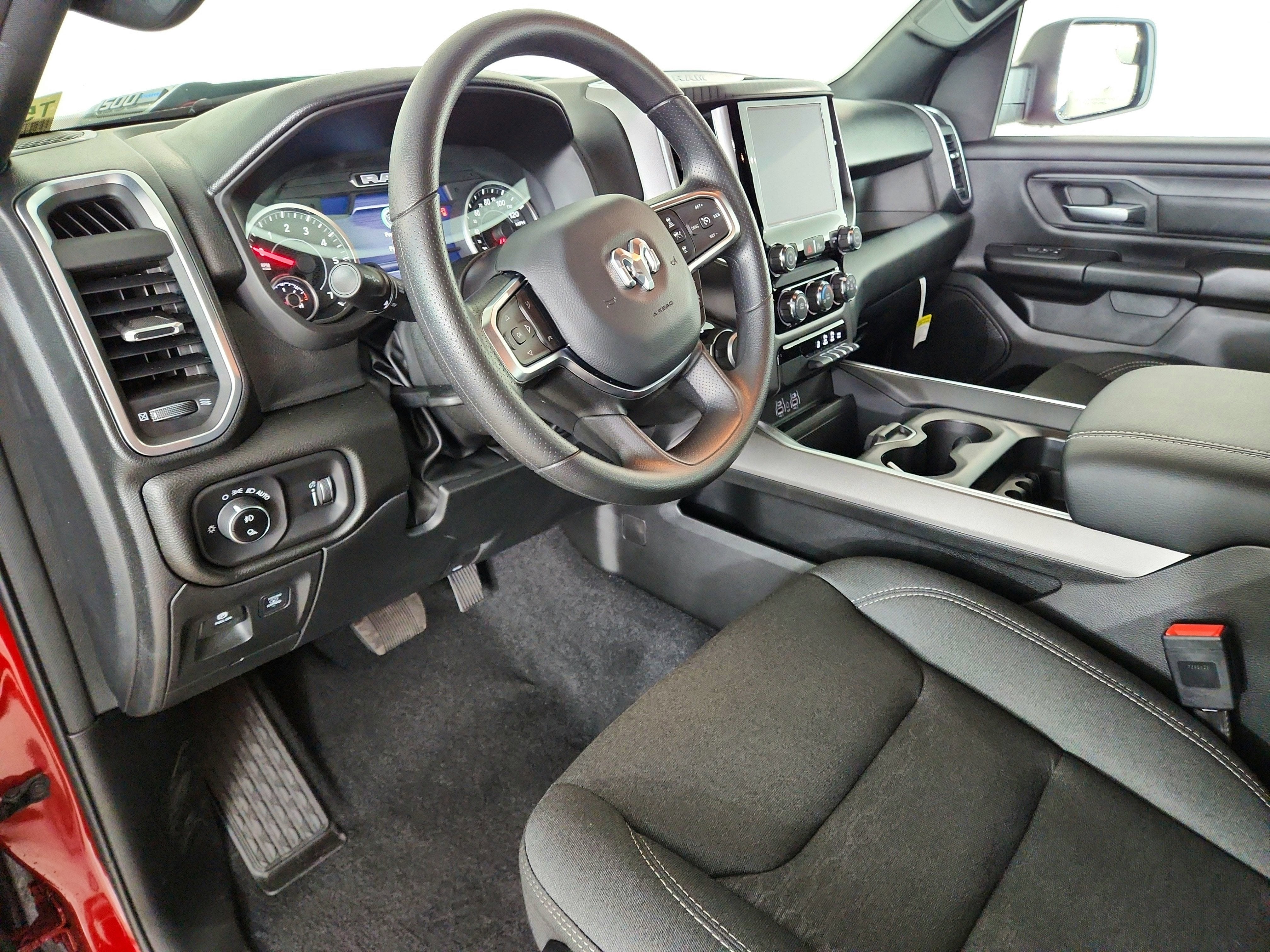 2026 RAM Ram 1500 RAM 1500 TRADESMAN CREW CAB 4X4 (144.5 IN WB 5 FT 7 IN BOX)