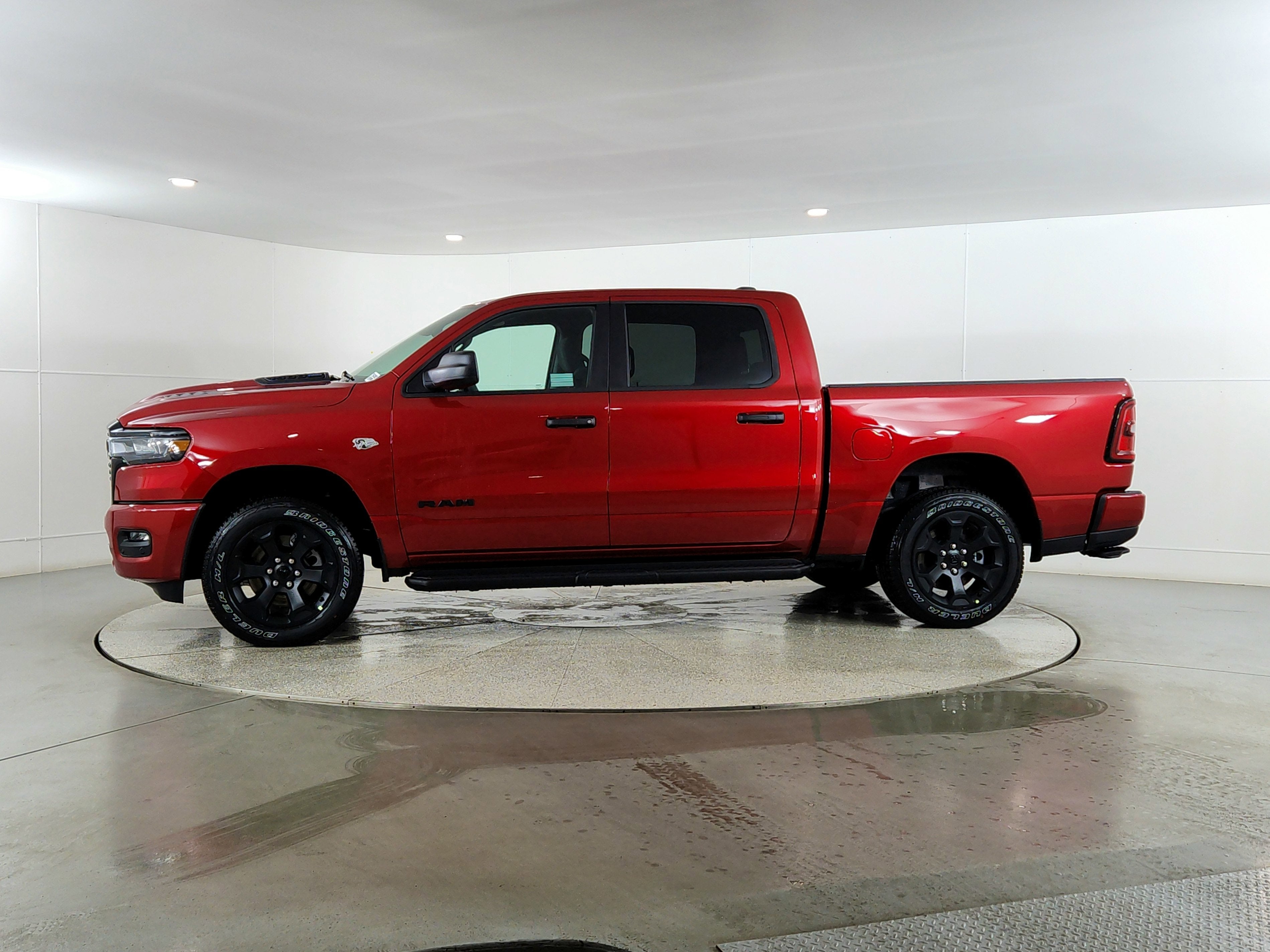 2026 RAM Ram 1500 RAM 1500 TRADESMAN CREW CAB 4X4 (144.5 IN WB 5 FT 7 IN BOX)