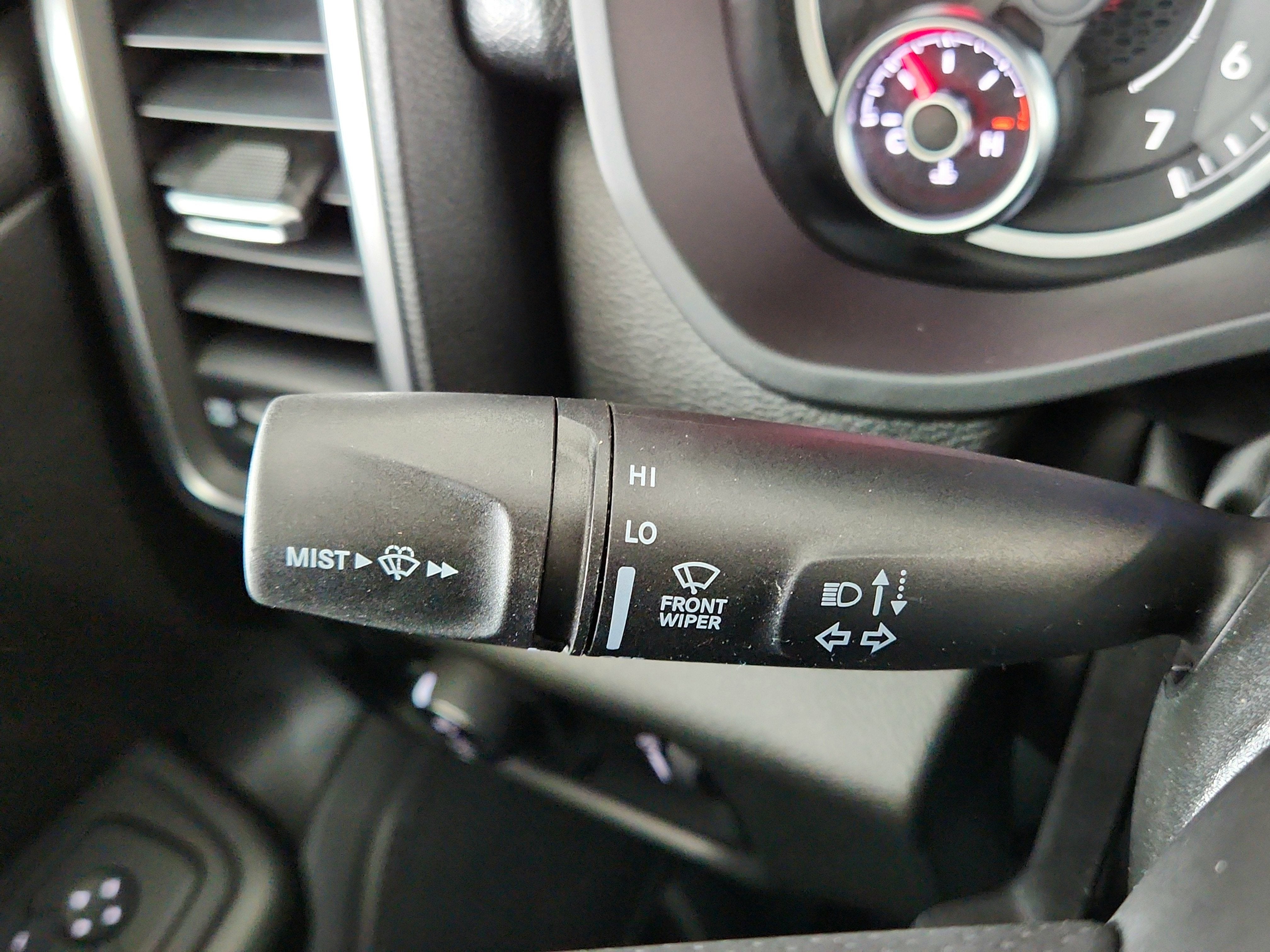 2026 RAM Ram 1500 RAM 1500 TRADESMAN CREW CAB 4X4 (144.5 IN WB 5 FT 7 IN BOX)