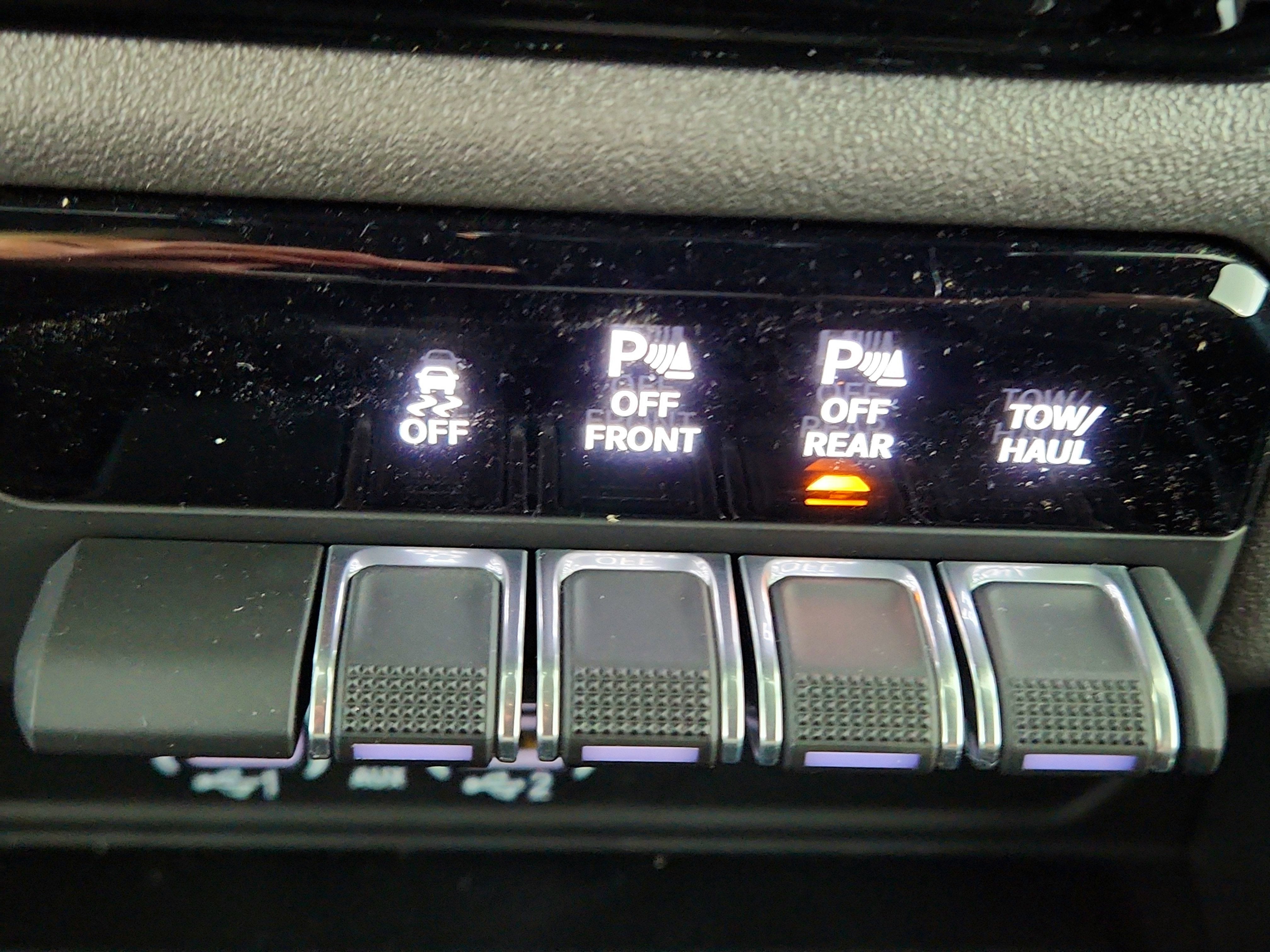 2026 RAM Ram 1500 RAM 1500 TRADESMAN CREW CAB 4X4 (144.5 IN WB 5 FT 7 IN BOX)