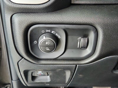 2026 RAM Ram 1500 RAM 1500 TRADESMAN CREW CAB 4X4 (144.5 IN WB 5 FT 7 IN BOX)