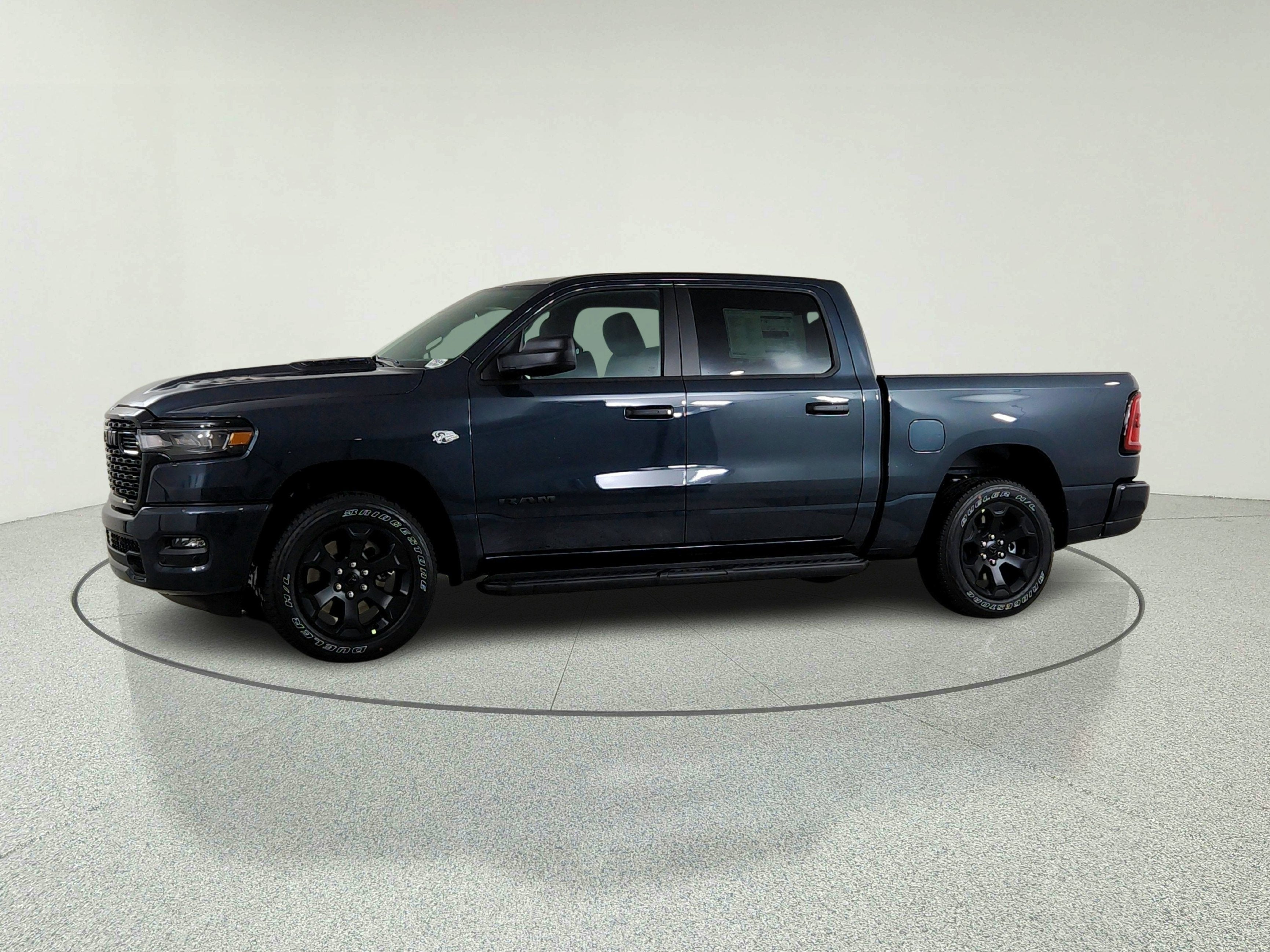 2026 RAM Ram 1500 RAM 1500 TRADESMAN CREW CAB 4X4 (144.5 IN WB 5 FT 7 IN BOX)