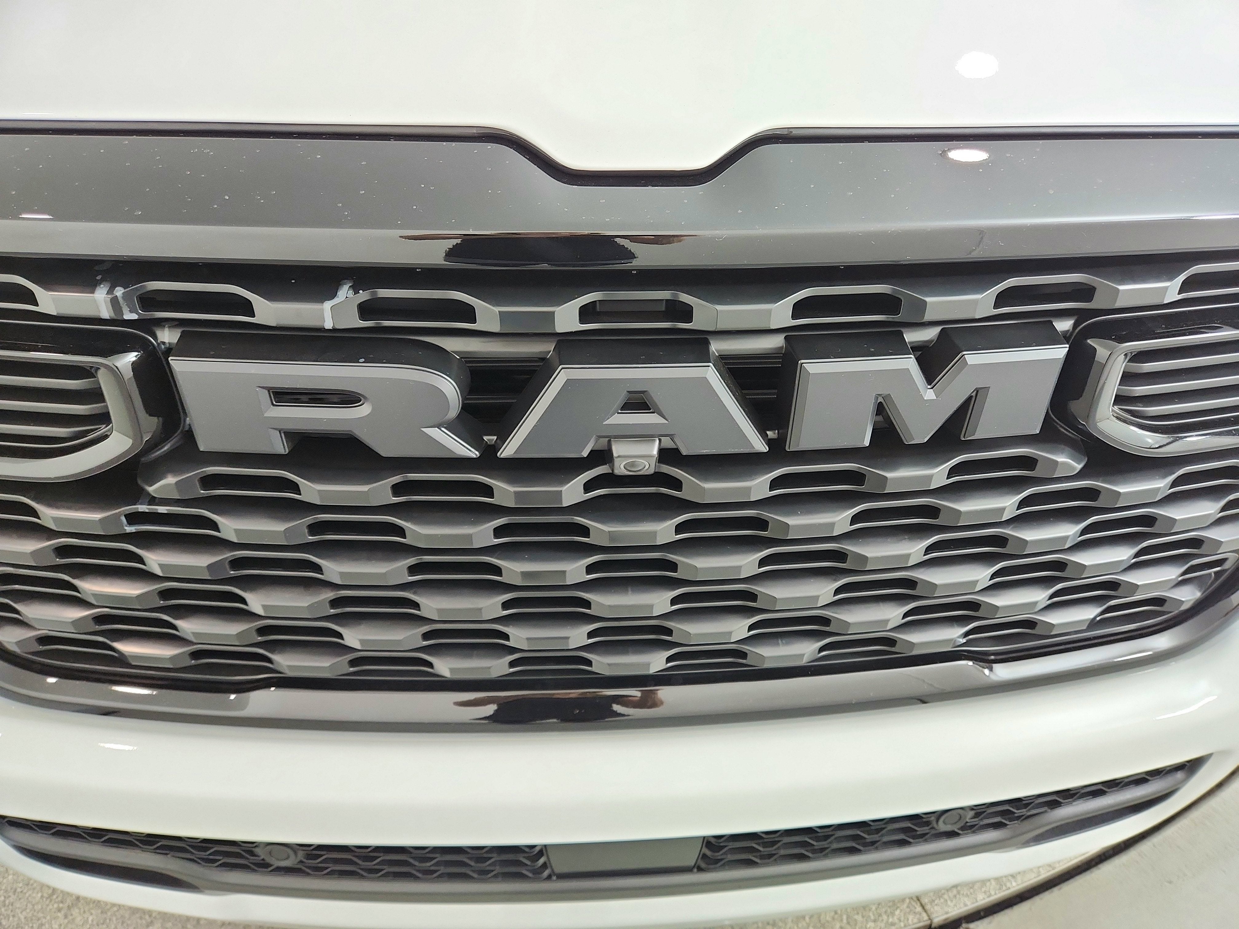 2026 RAM Ram 1500 RAM 1500 TRADESMAN CREW CAB 4X4 (144.5 IN WB 5 FT 7 IN BOX)