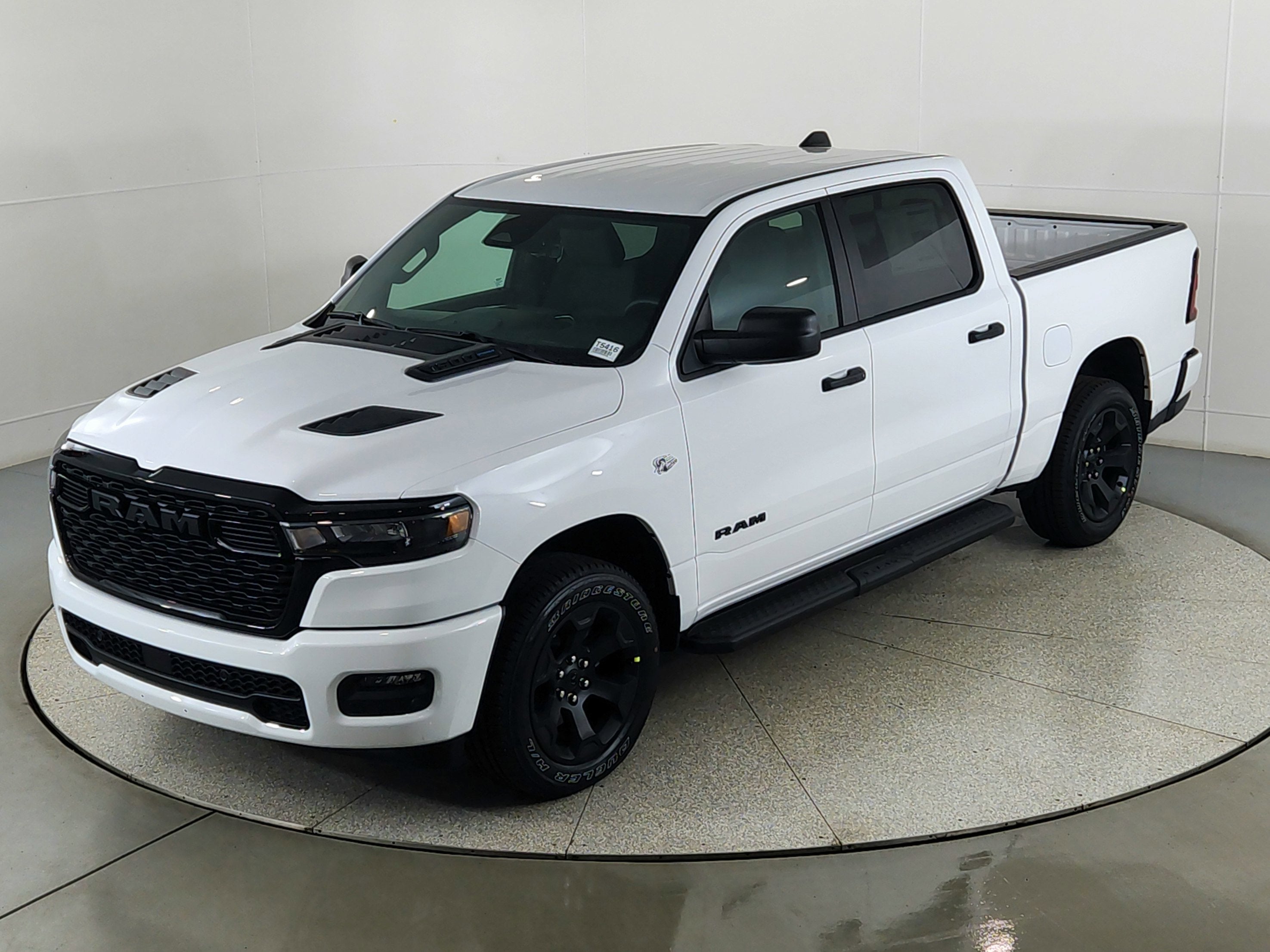 2026 RAM Ram 1500 RAM 1500 TRADESMAN CREW CAB 4X4 (144.5 IN WB 5 FT 7 IN BOX)