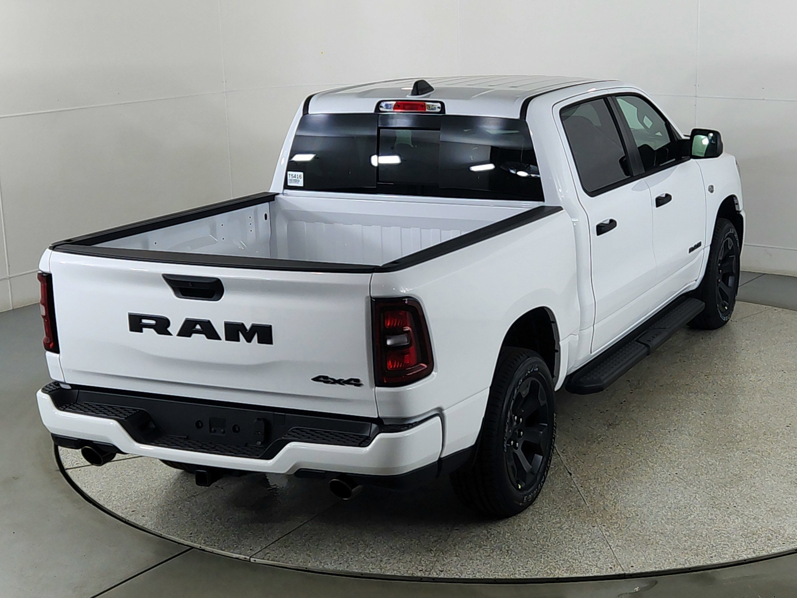 2026 RAM Ram 1500 RAM 1500 TRADESMAN CREW CAB 4X4 (144.5 IN WB 5 FT 7 IN BOX)