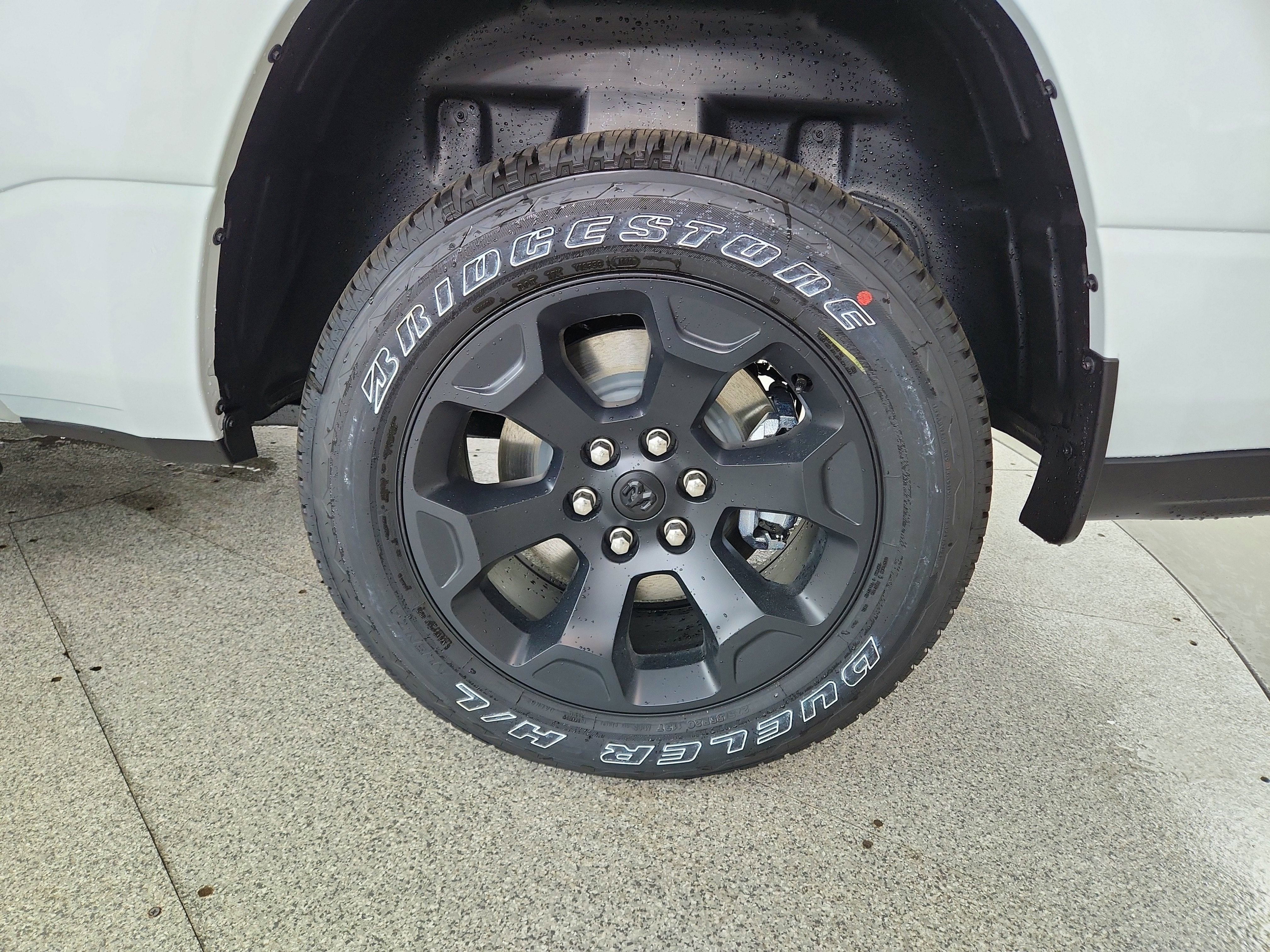 2026 RAM Ram 1500 RAM 1500 TRADESMAN CREW CAB 4X4 (144.5 IN WB 5 FT 7 IN BOX)