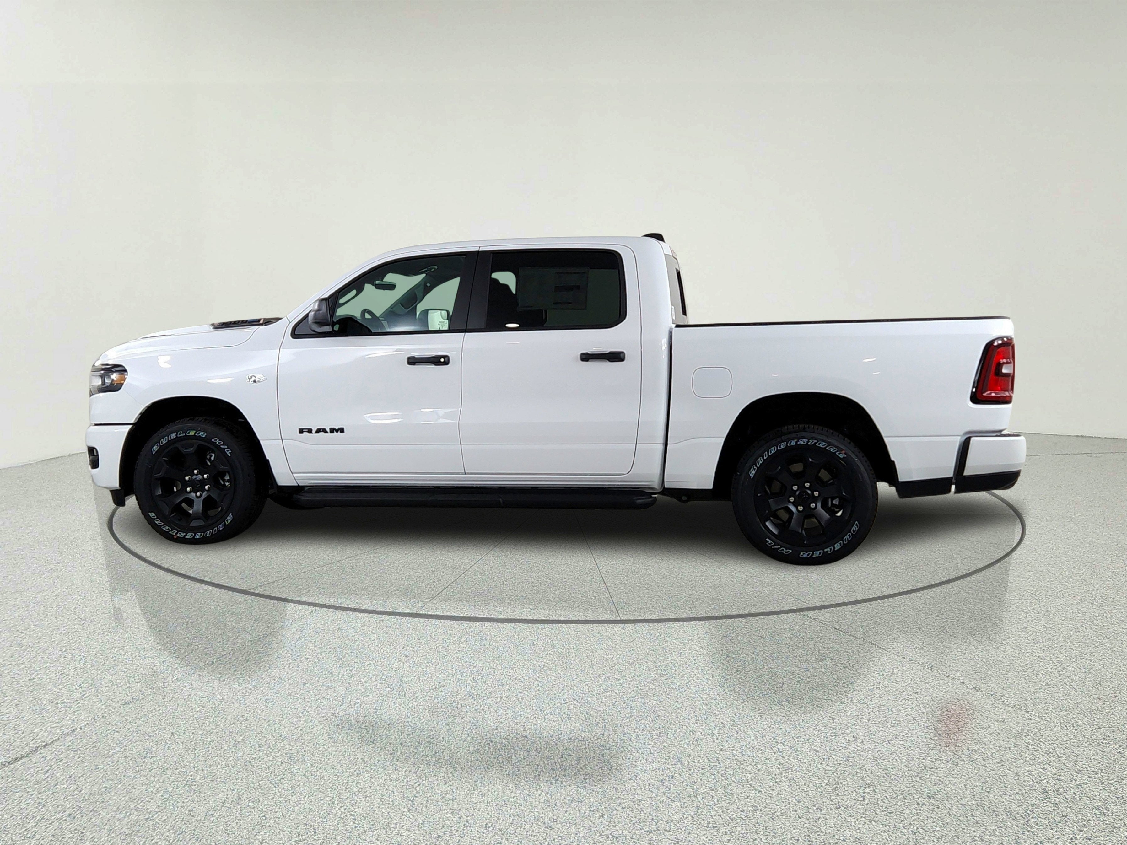 2026 RAM Ram 1500 RAM 1500 TRADESMAN CREW CAB 4X4 (144.5 IN WB 5 FT 7 IN BOX)