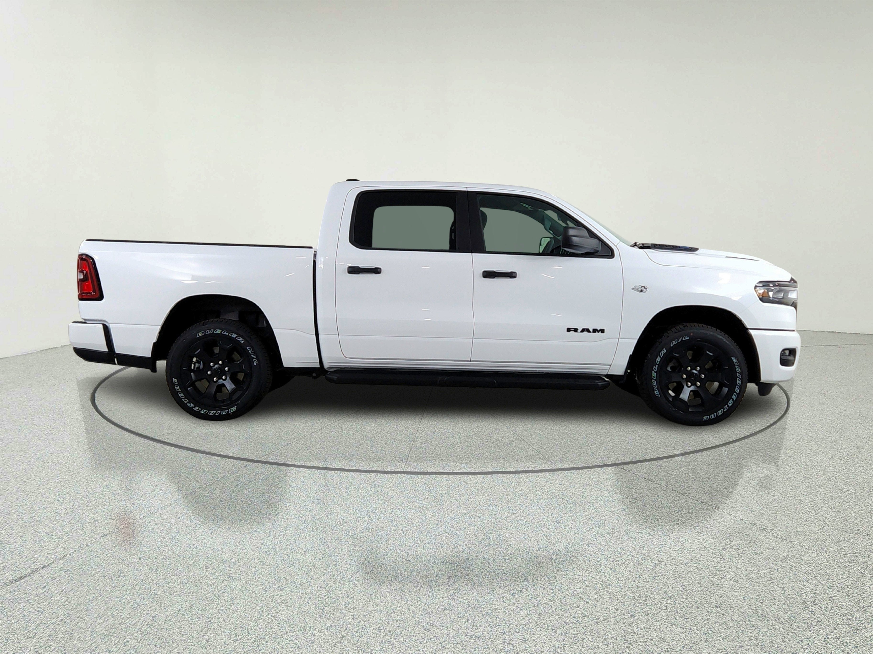 2026 RAM Ram 1500 RAM 1500 TRADESMAN CREW CAB 4X4 (144.5 IN WB 5 FT 7 IN BOX)
