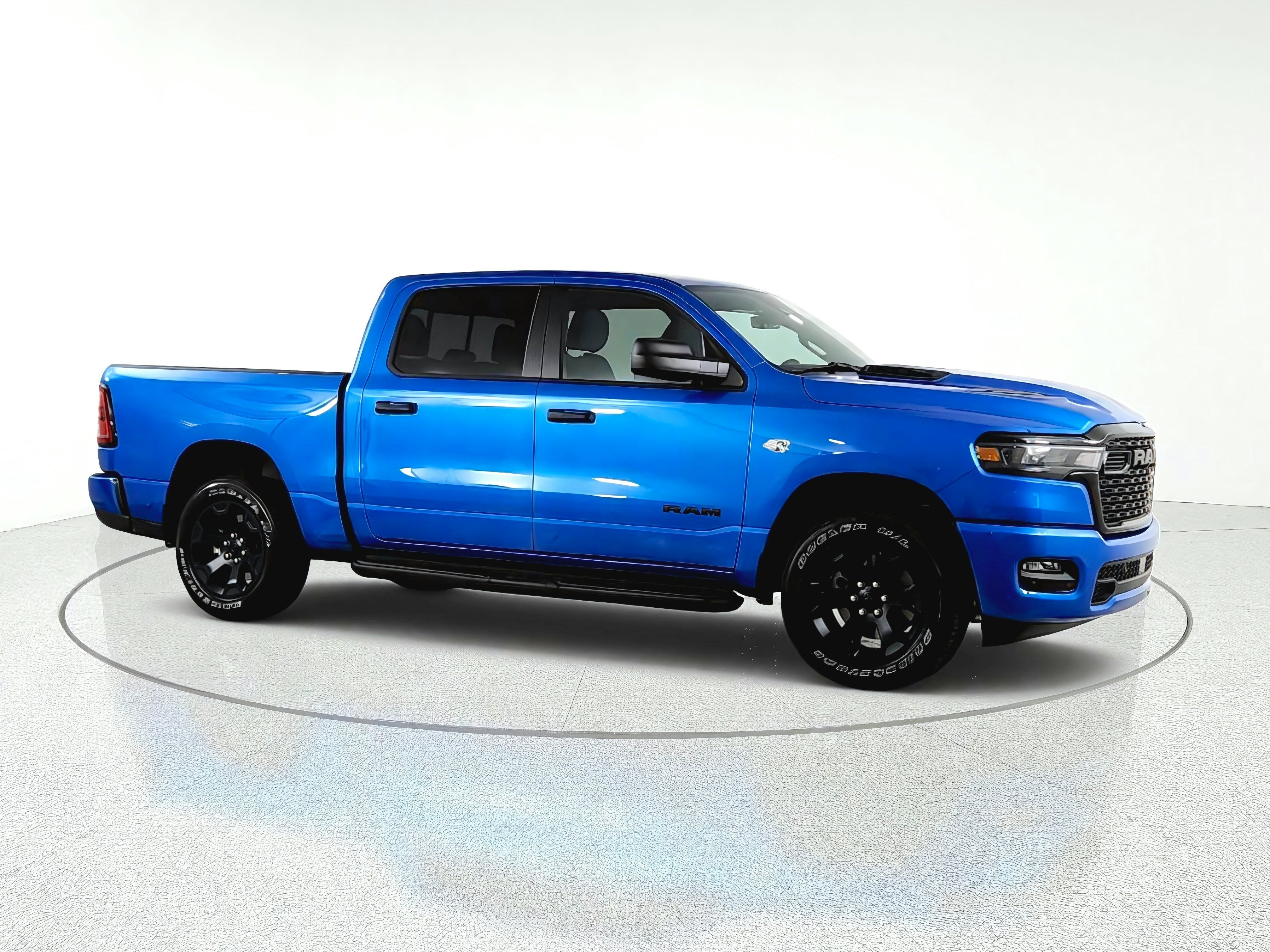 2026 RAM Ram 1500 Express 4x4 Crew Cab 5'7" Box
