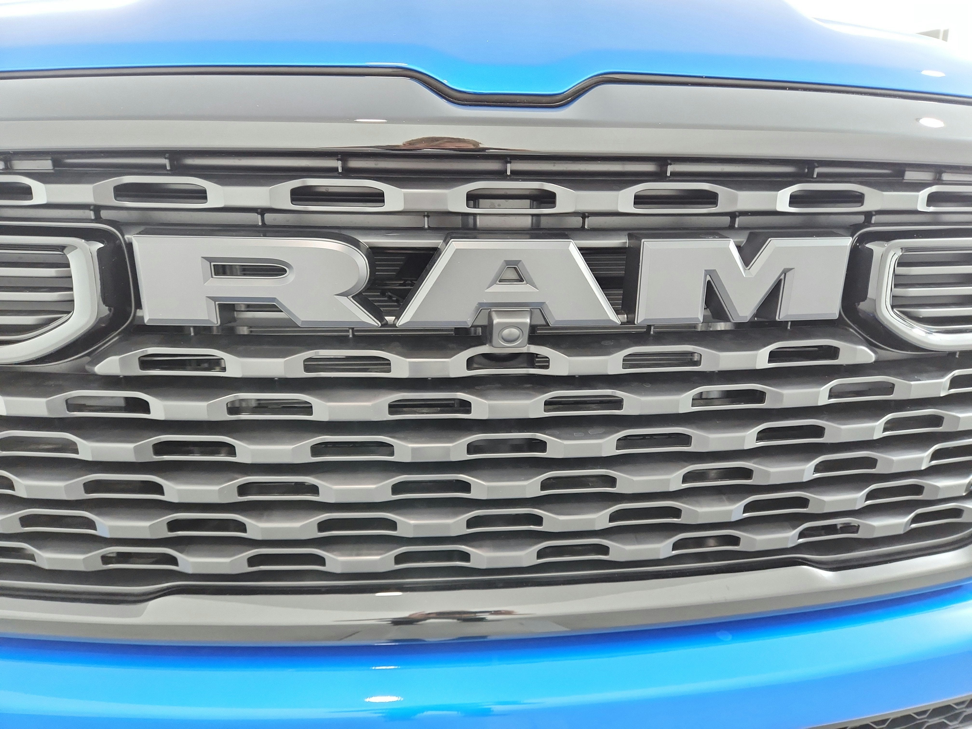2026 RAM Ram 1500 Express 4x4 Crew Cab 5'7" Box