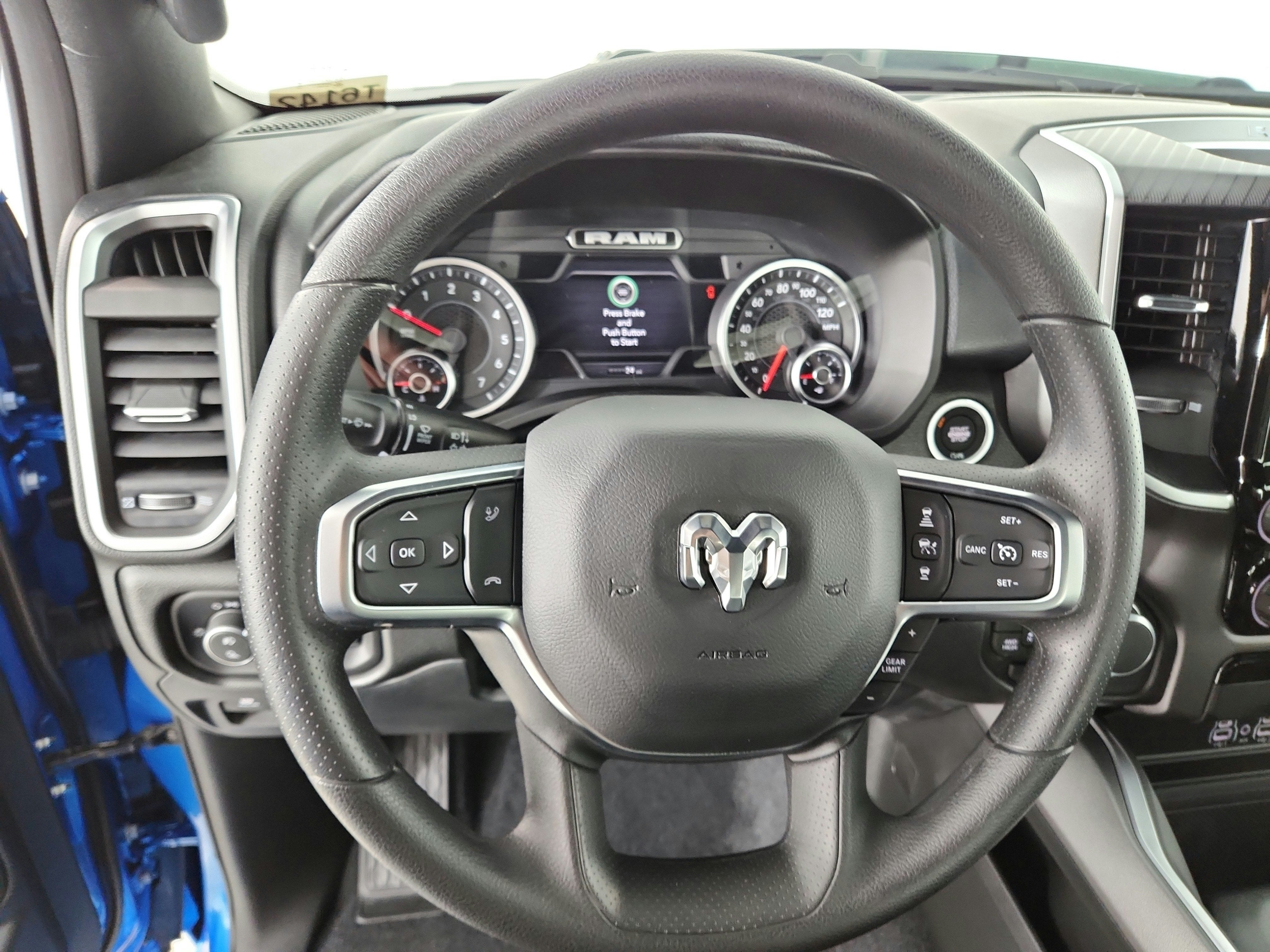 2026 RAM Ram 1500 Express 4x4 Crew Cab 5'7" Box