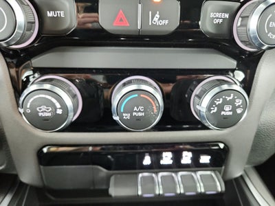 2026 RAM Ram 1500 Express 4x4 Crew Cab 5'7" Box