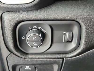 2026 RAM Ram 1500 Express 4x4 Crew Cab 5'7" Box
