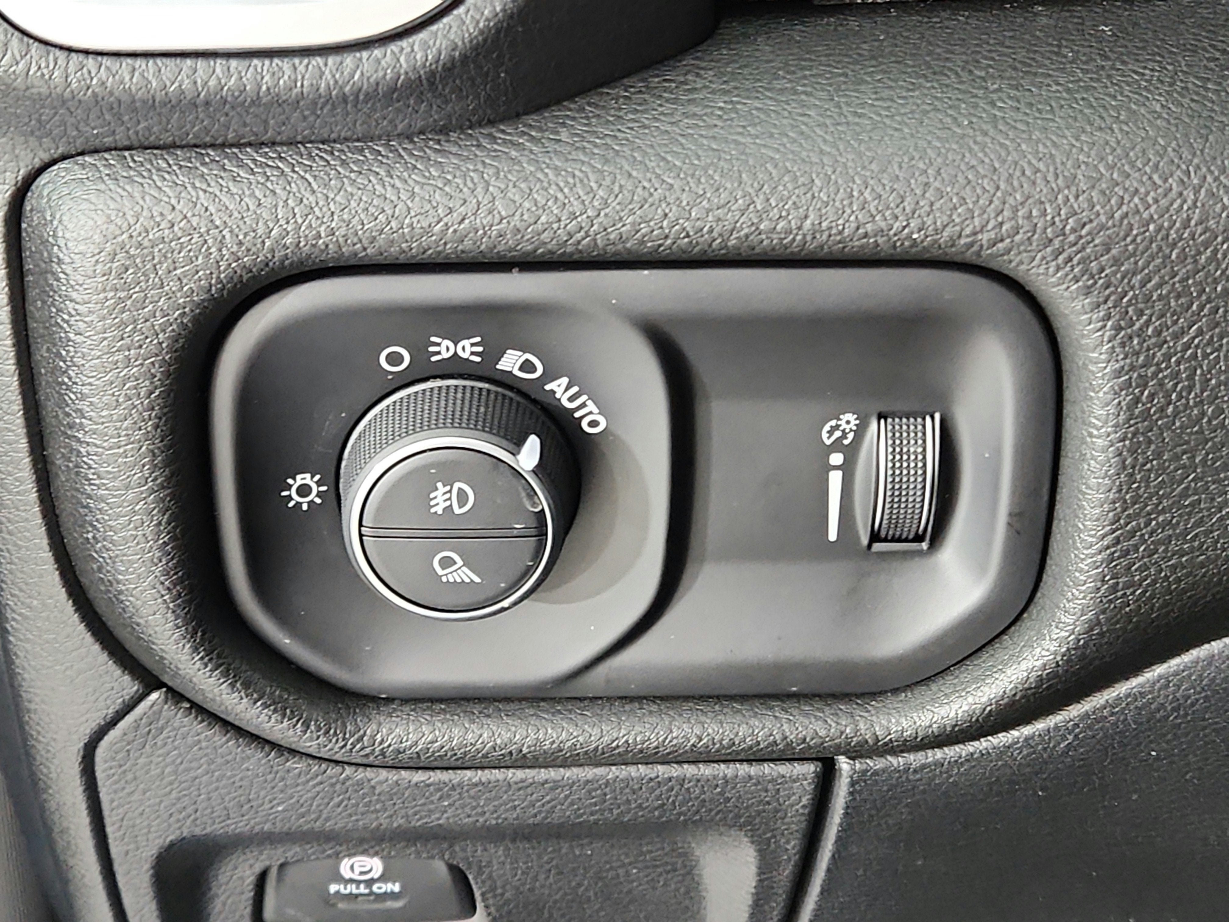 2026 RAM Ram 1500 Express 4x4 Crew Cab 5'7" Box