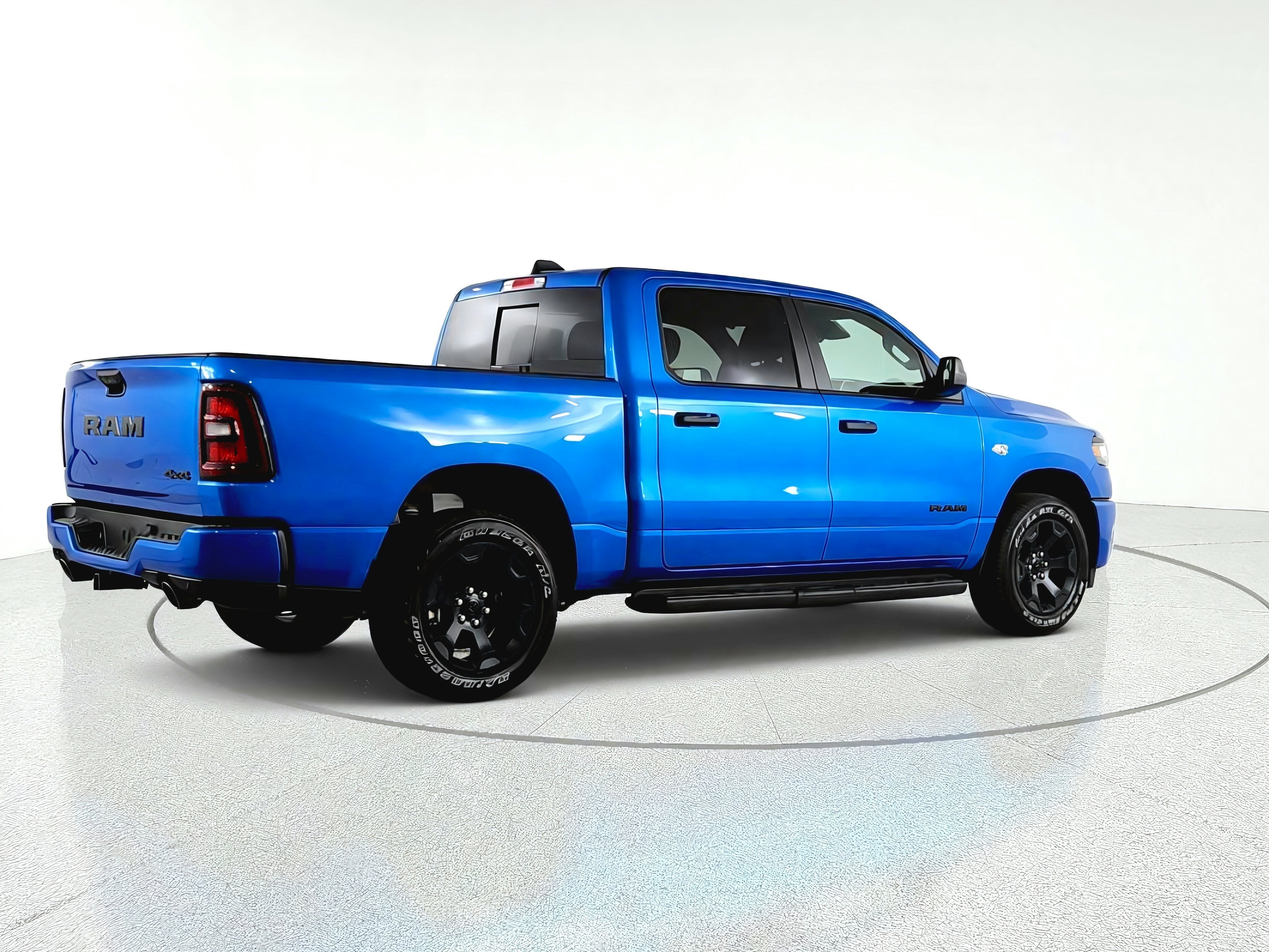 2026 RAM Ram 1500 Express 4x4 Crew Cab 5'7" Box