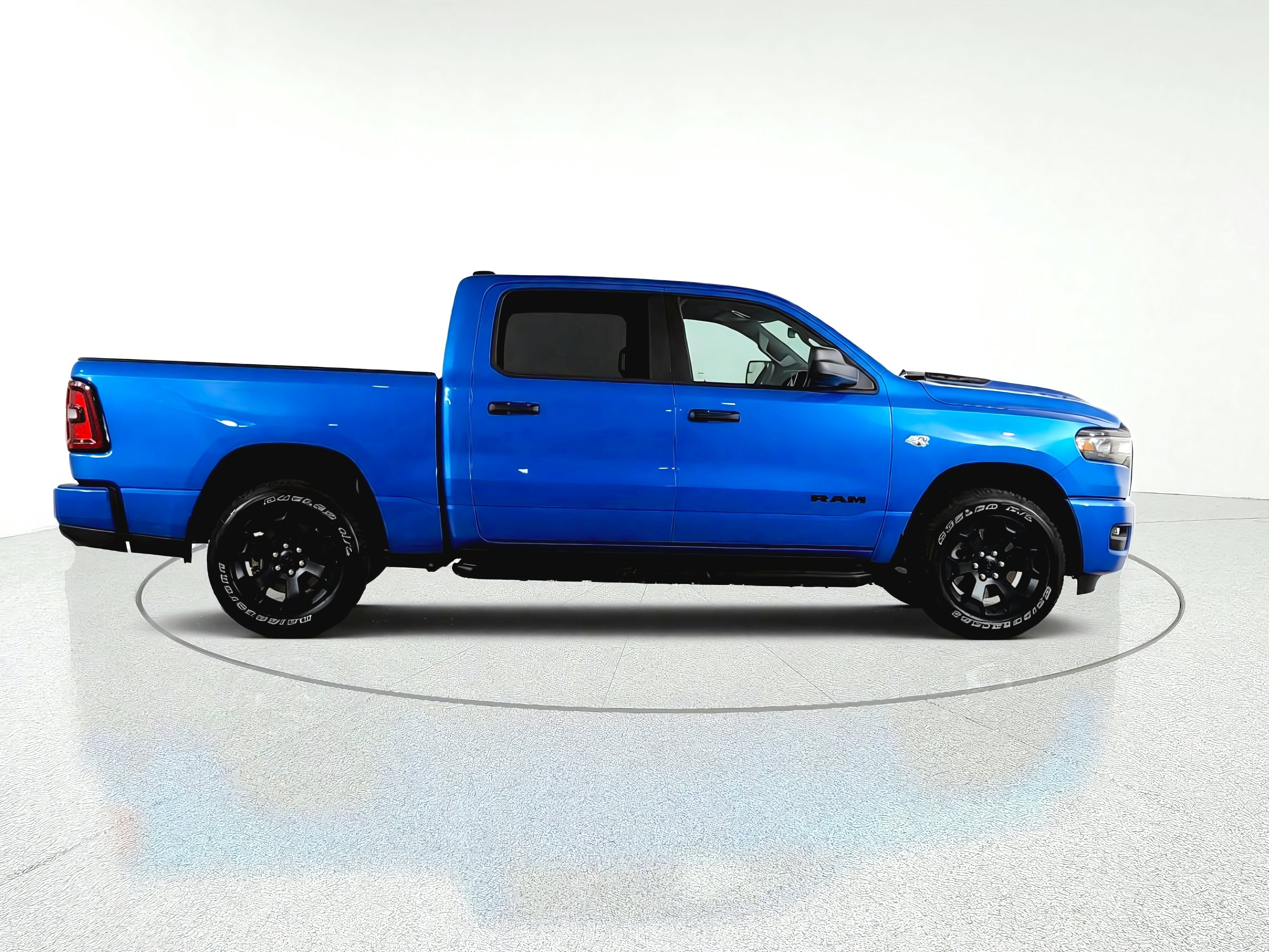 2026 RAM Ram 1500 Express 4x4 Crew Cab 5'7" Box