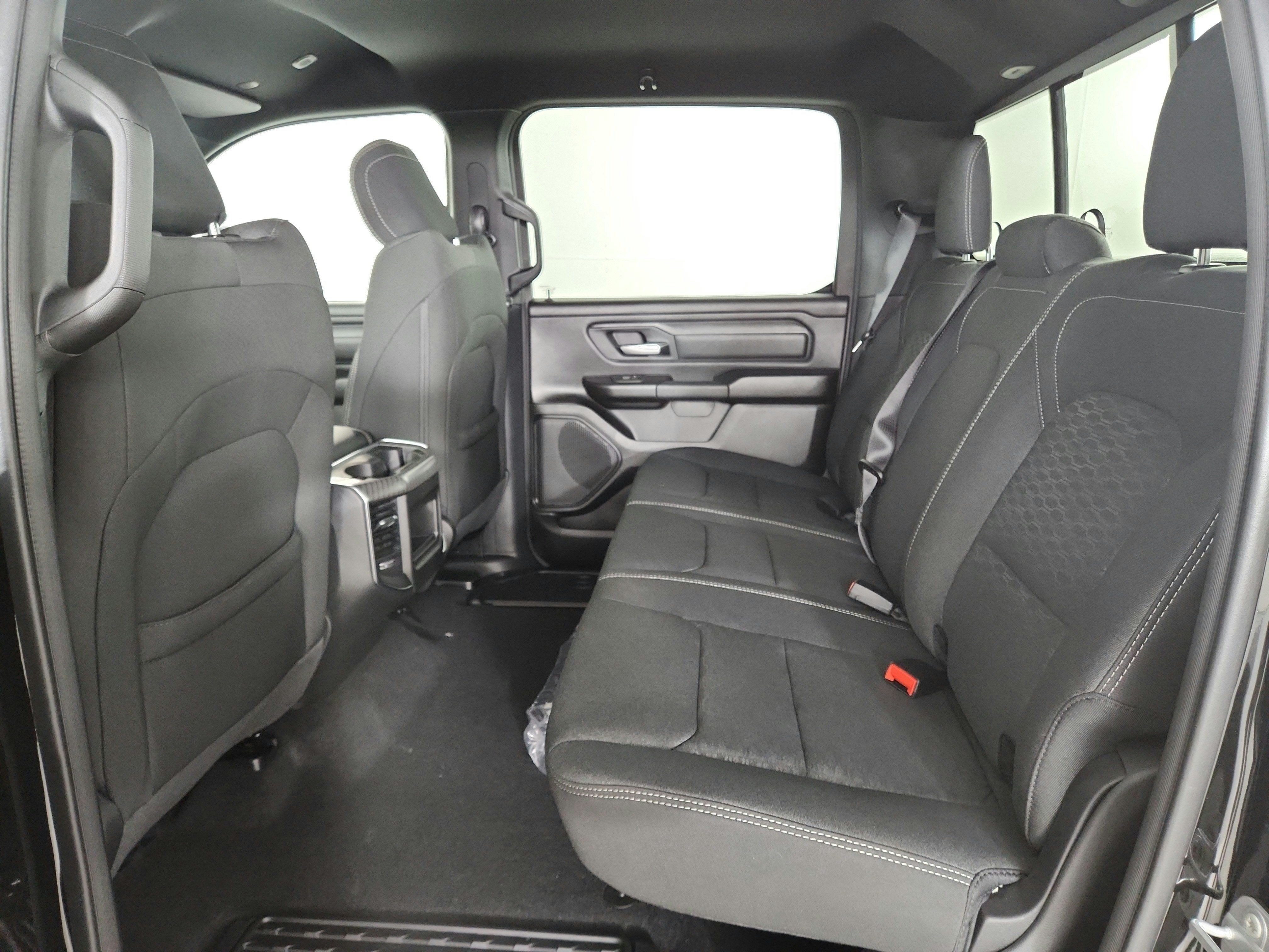 2027 RAM Ram 1500 Express 4x4 Crew Cab 5'7" Box