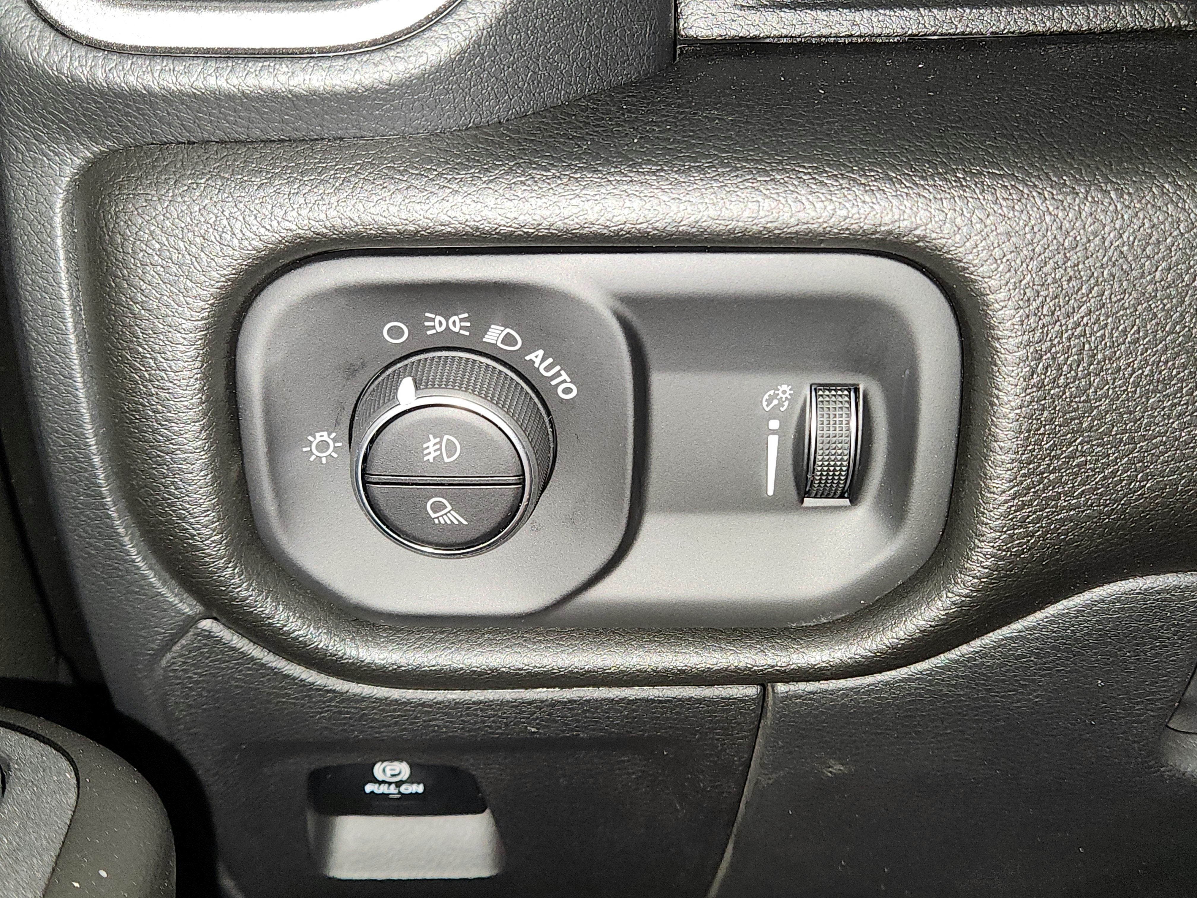 2027 RAM Ram 1500 Express 4x4 Crew Cab 5'7" Box