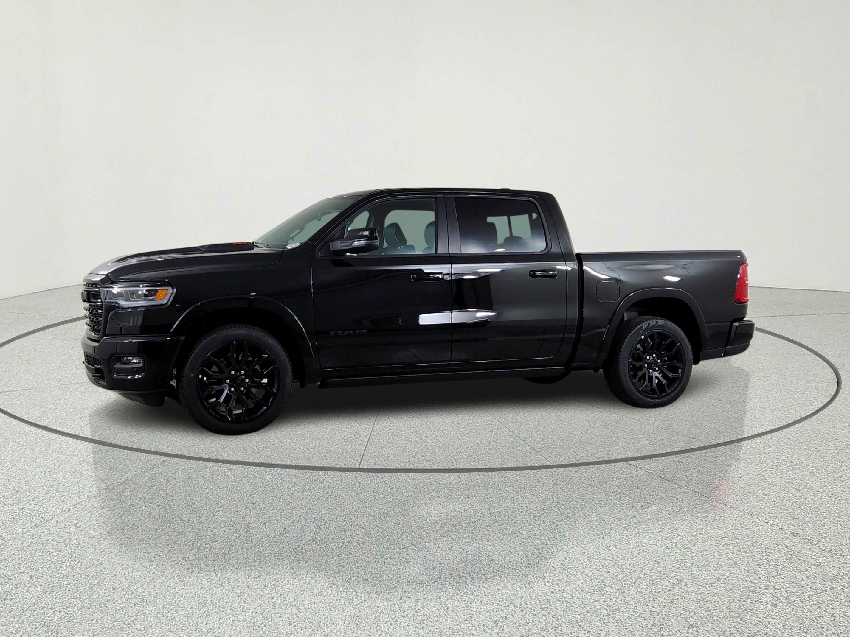 2026 RAM Ram 1500 RAM 1500 LIMITED CREW CAB 4X4 (144.5 IN WB 5 FT 7 IN BOX)