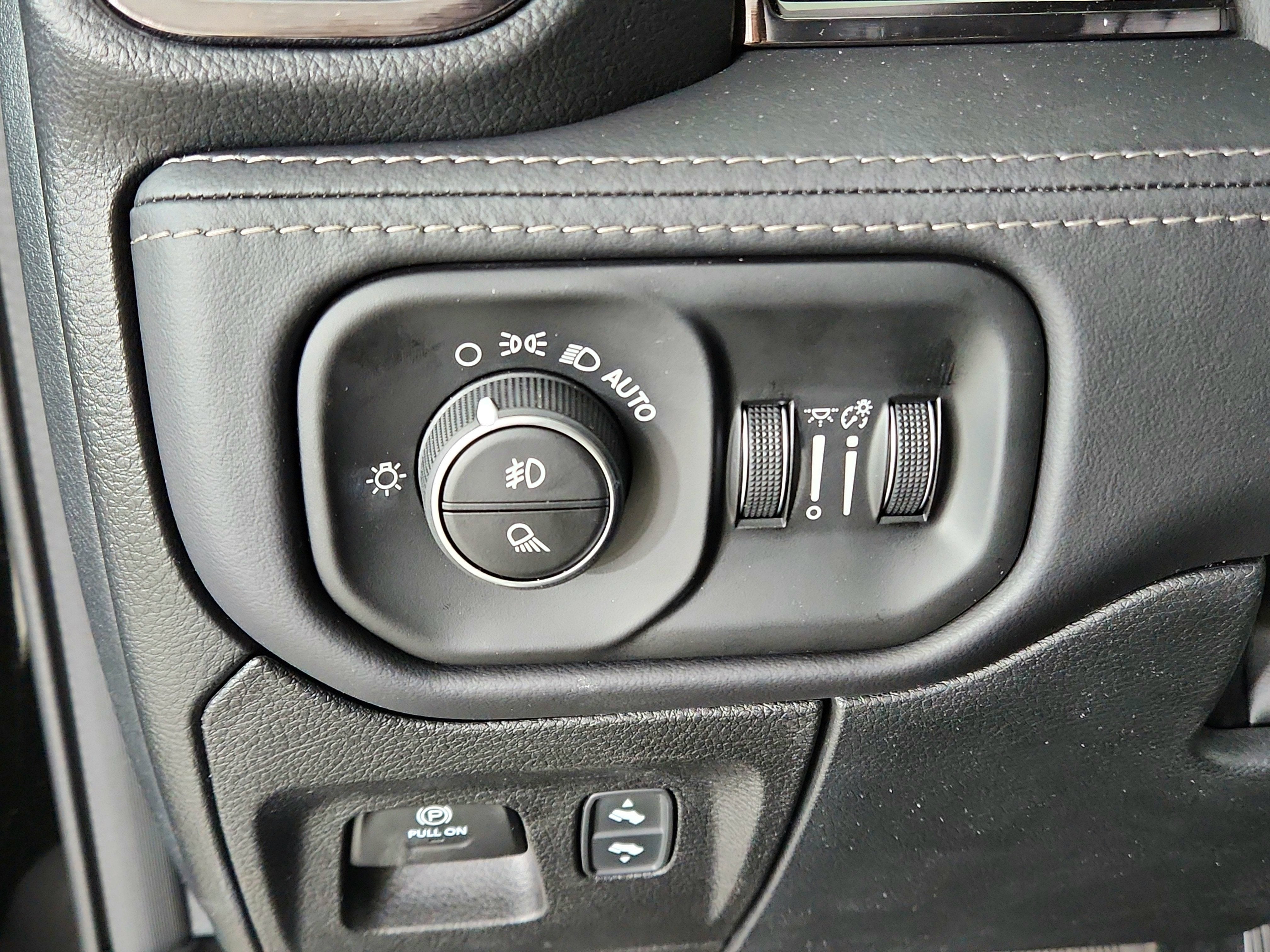 2026 RAM Ram 1500 RAM 1500 LIMITED CREW CAB 4X4 (144.5 IN WB 5 FT 7 IN BOX)