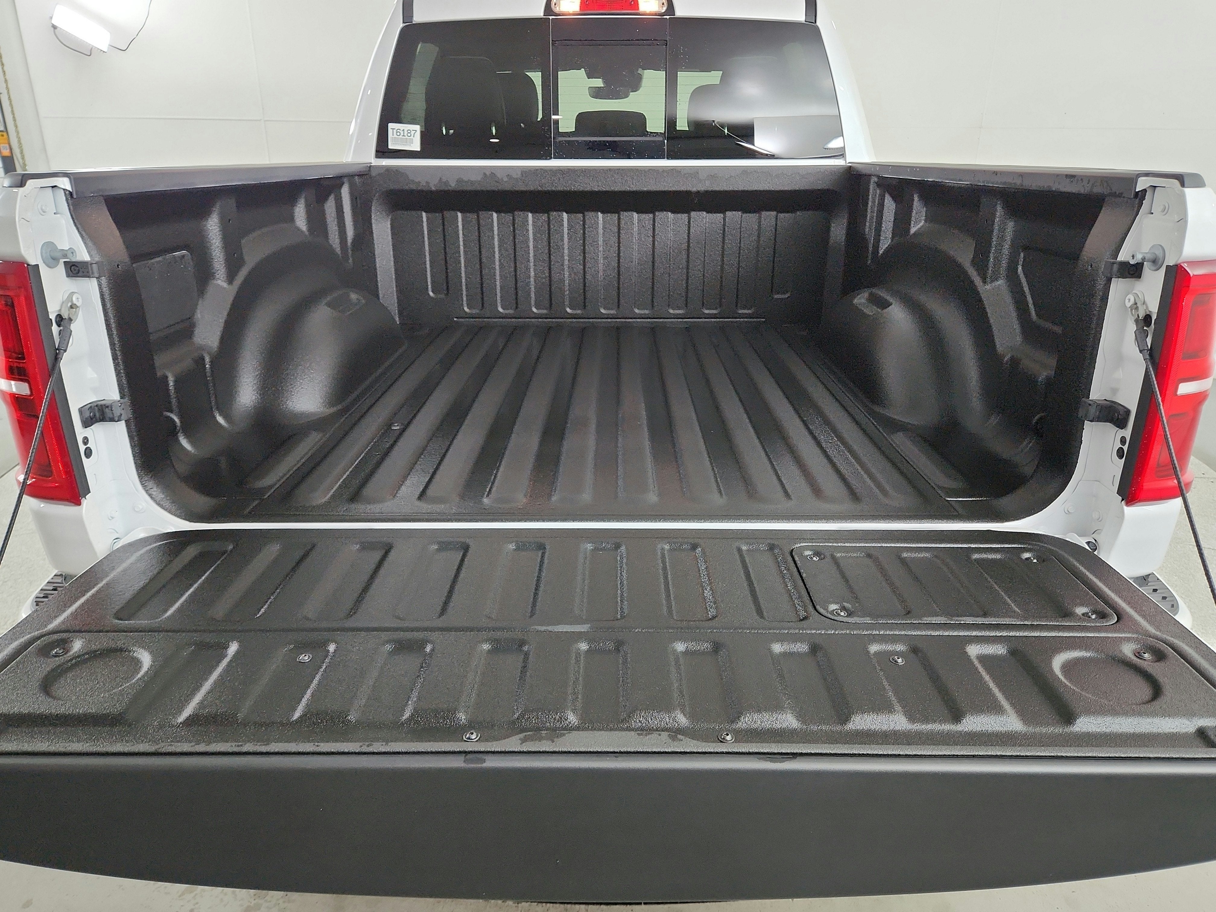 2026 RAM Ram 1500 Limited 4x4 Crew Cab 5'7" Box