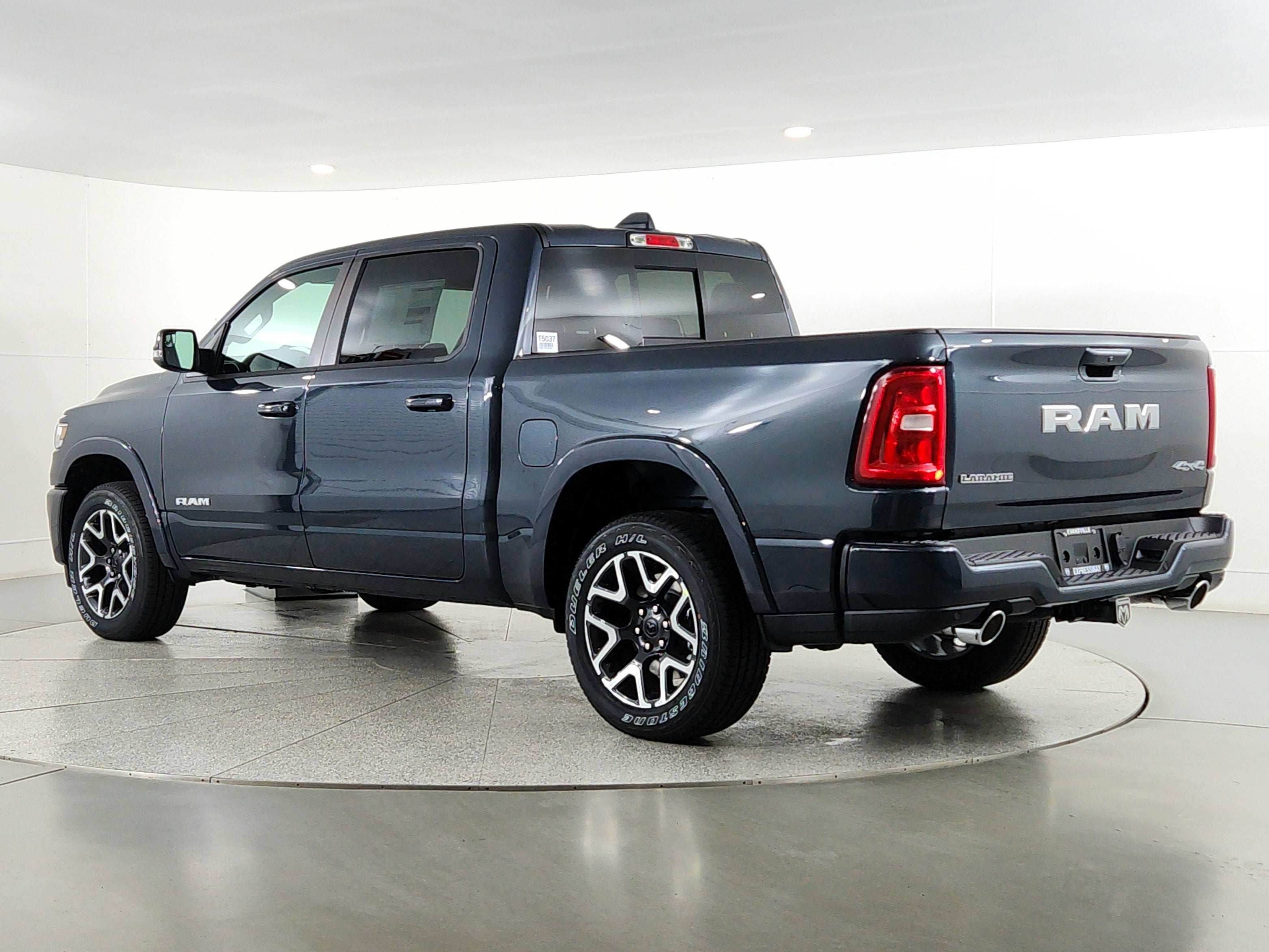 2026 RAM Ram 1500 RAM 1500 LARAMIE CREW CAB 4X4 (144.5 IN WB 5 FT 7 IN BOX)