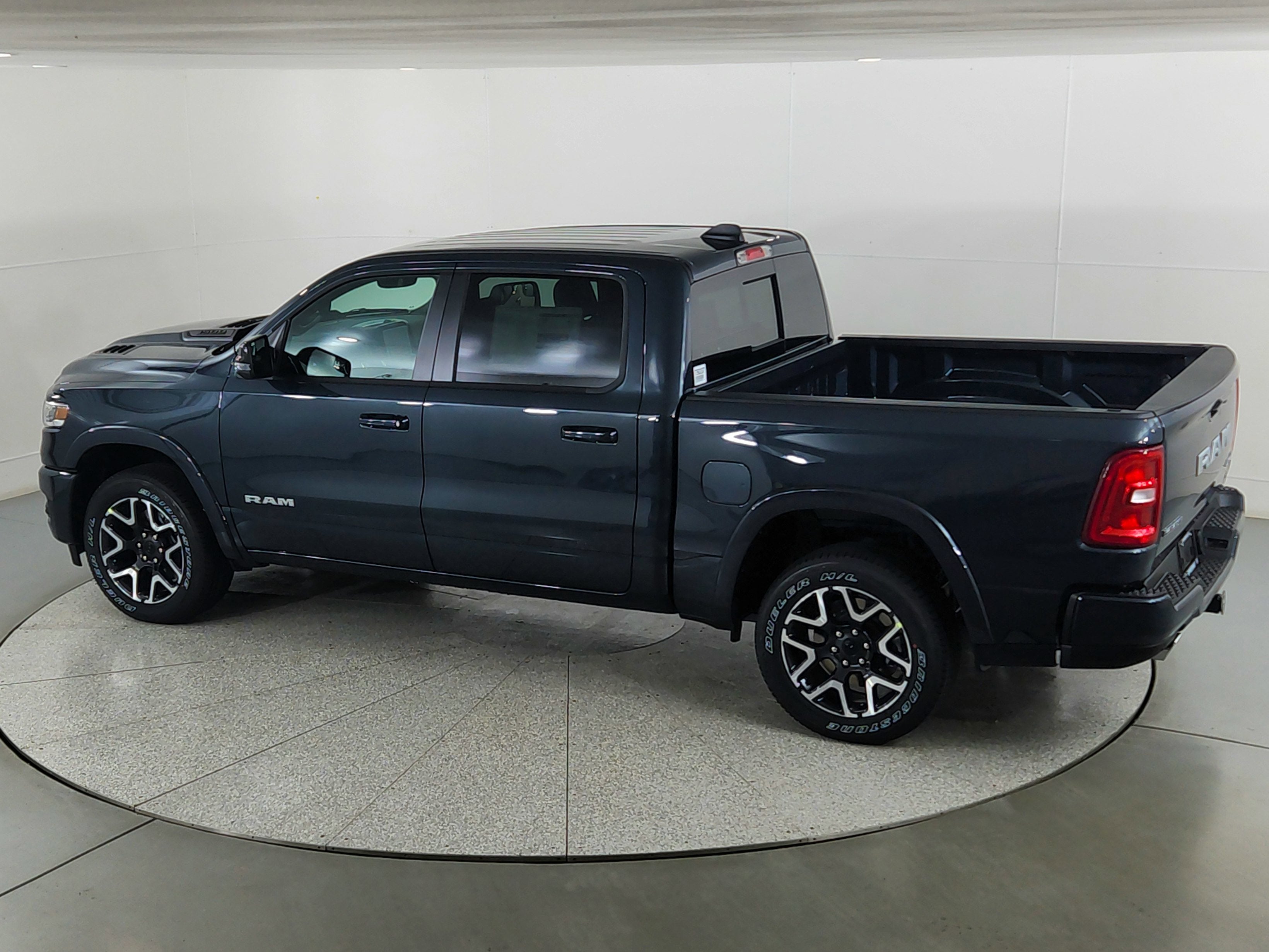 2026 RAM Ram 1500 RAM 1500 LARAMIE CREW CAB 4X4 (144.5 IN WB 5 FT 7 IN BOX)