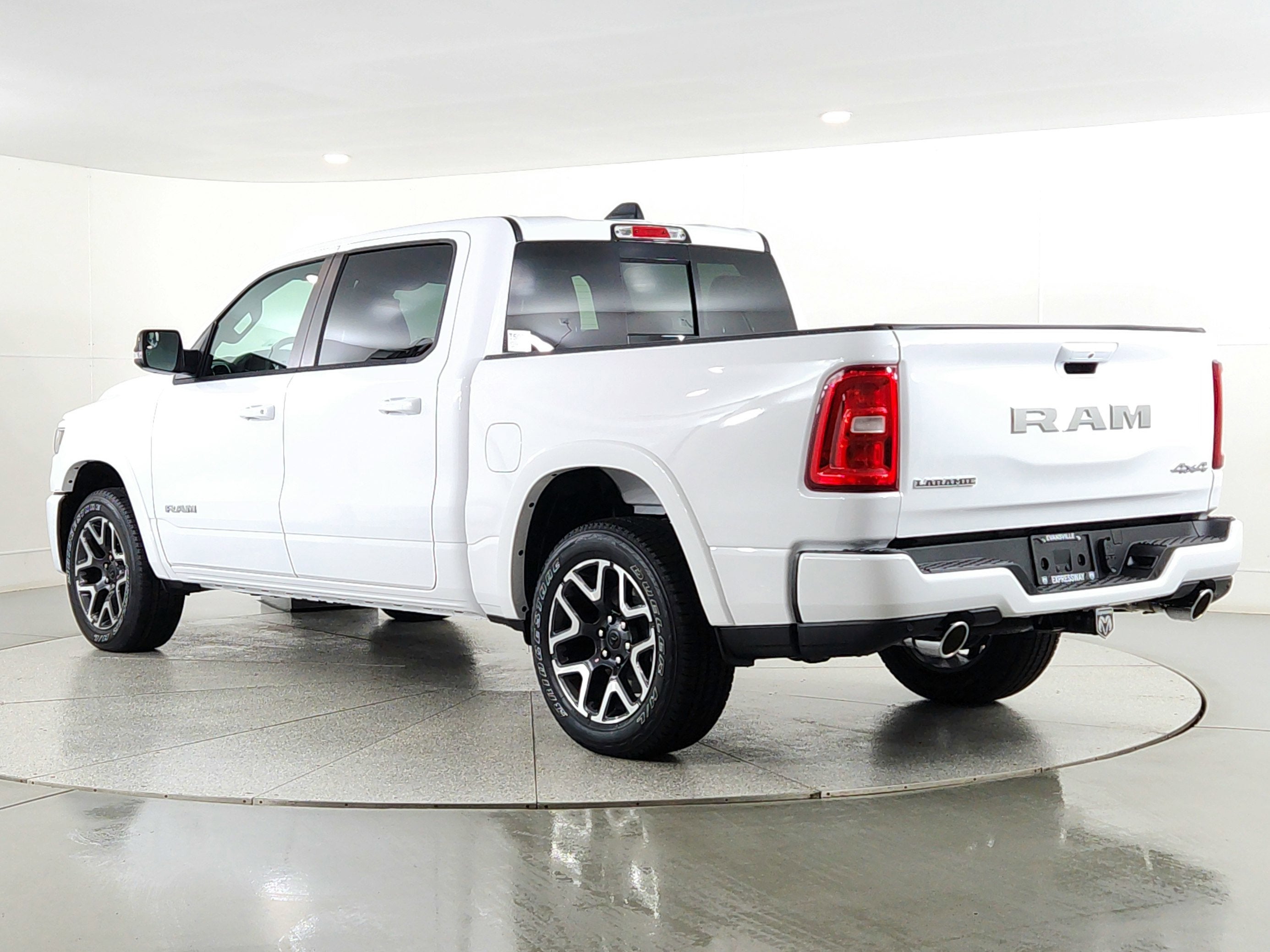 2026 RAM Ram 1500 RAM 1500 LARAMIE CREW CAB 4X4 (144.5 IN WB 5 FT 7 IN BOX)