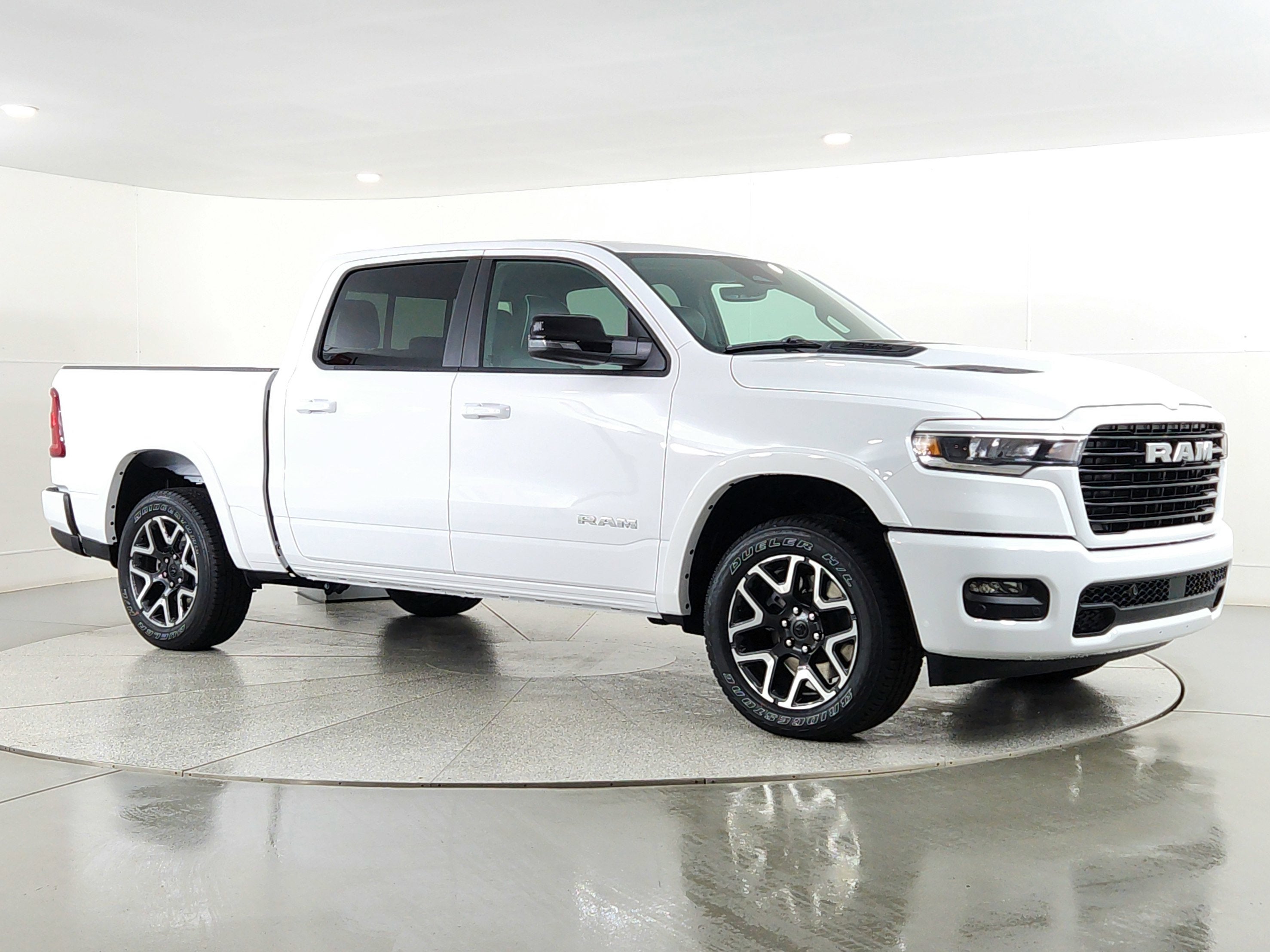 2026 RAM Ram 1500 RAM 1500 LARAMIE CREW CAB 4X4 (144.5 IN WB 5 FT 7 IN BOX)