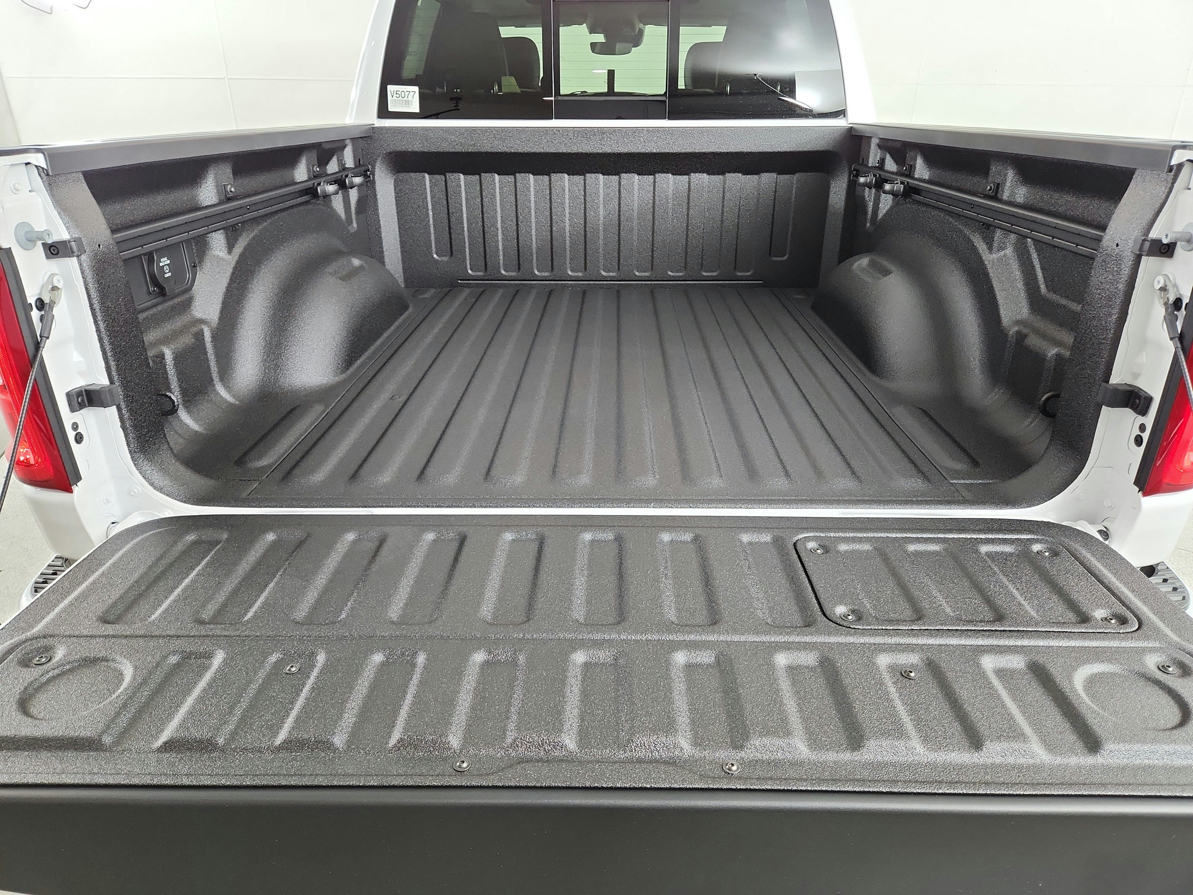 2027 RAM Ram 1500 Laramie 4x4 Crew Cab 5'7" Box