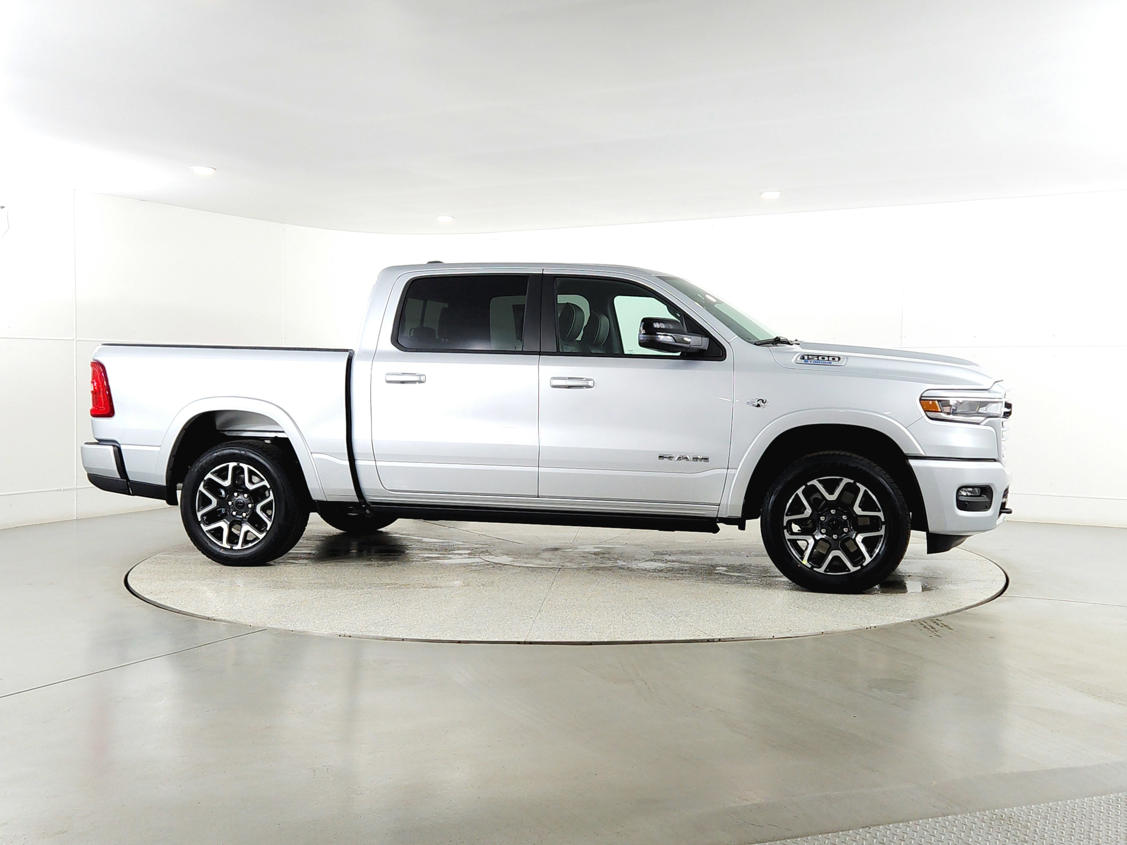 2026 RAM Ram 1500 RAM 1500 LARAMIE CREW CAB 4X4 (144.5 IN WB 5 FT 7 IN BOX)