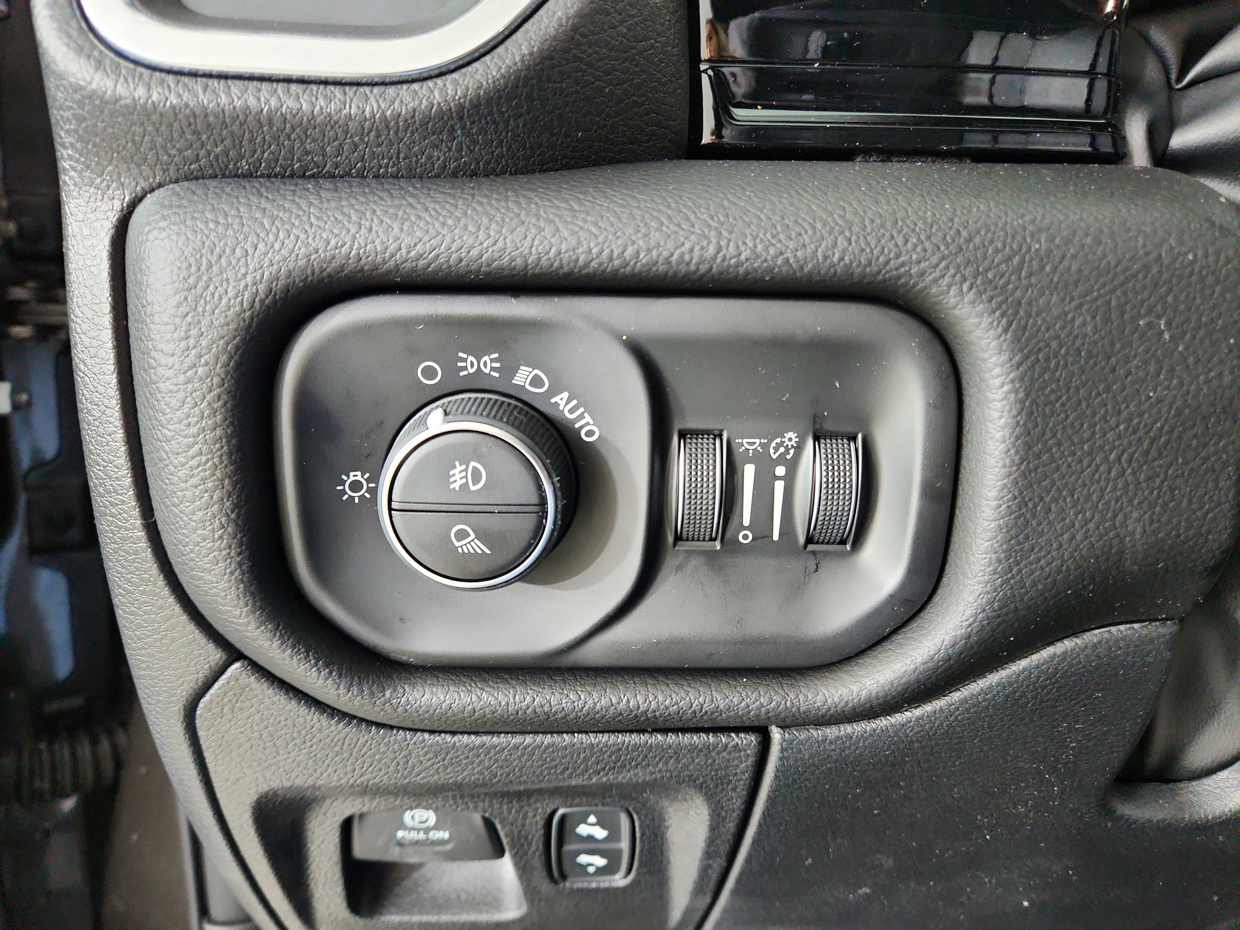 2026 RAM Ram 1500 RAM 1500 LARAMIE CREW CAB 4X4 (144.5 IN WB 5 FT 7 IN BOX)