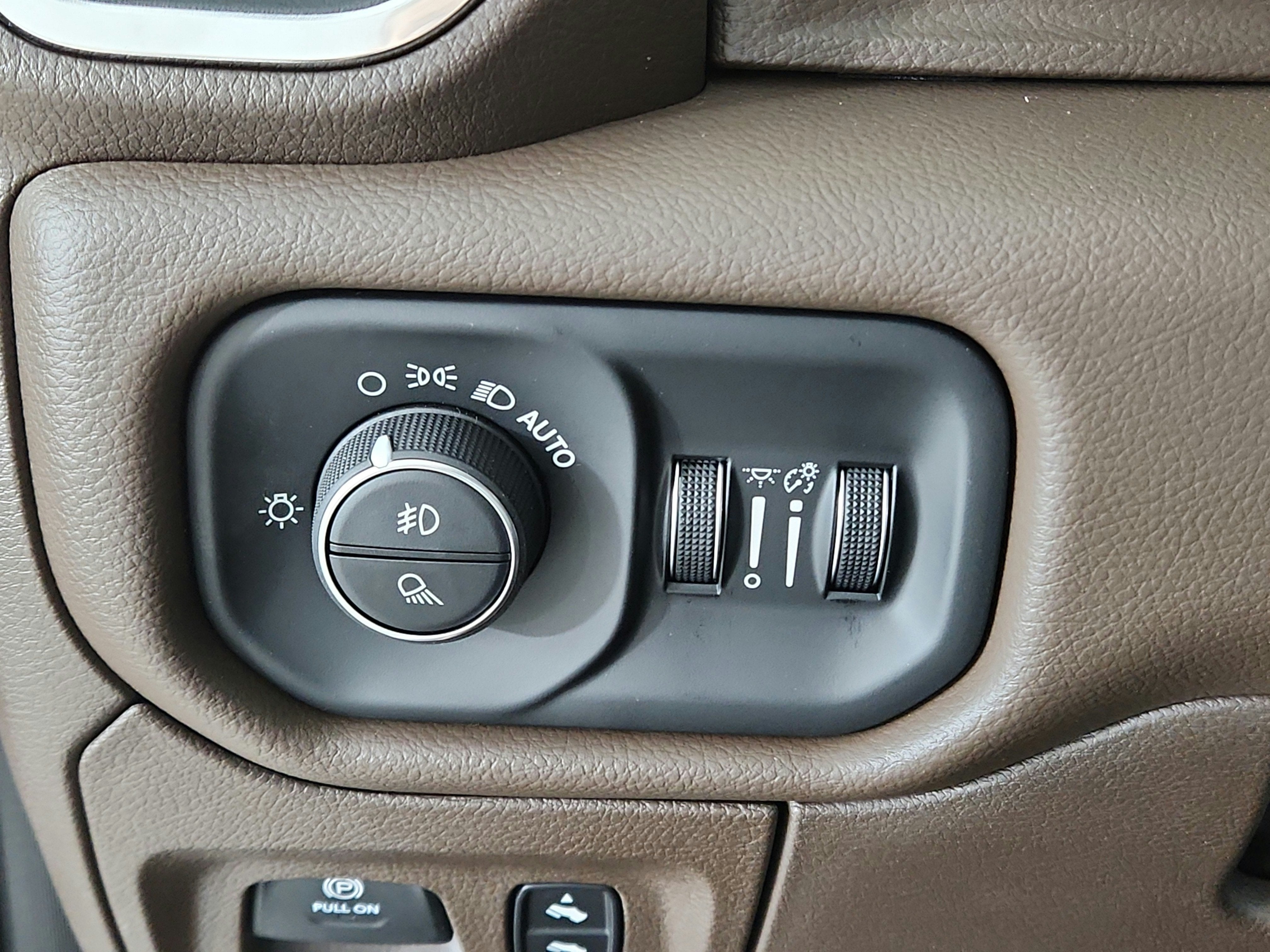 2027 RAM Ram 1500 Laramie 4x4 Crew Cab 5'7" Box