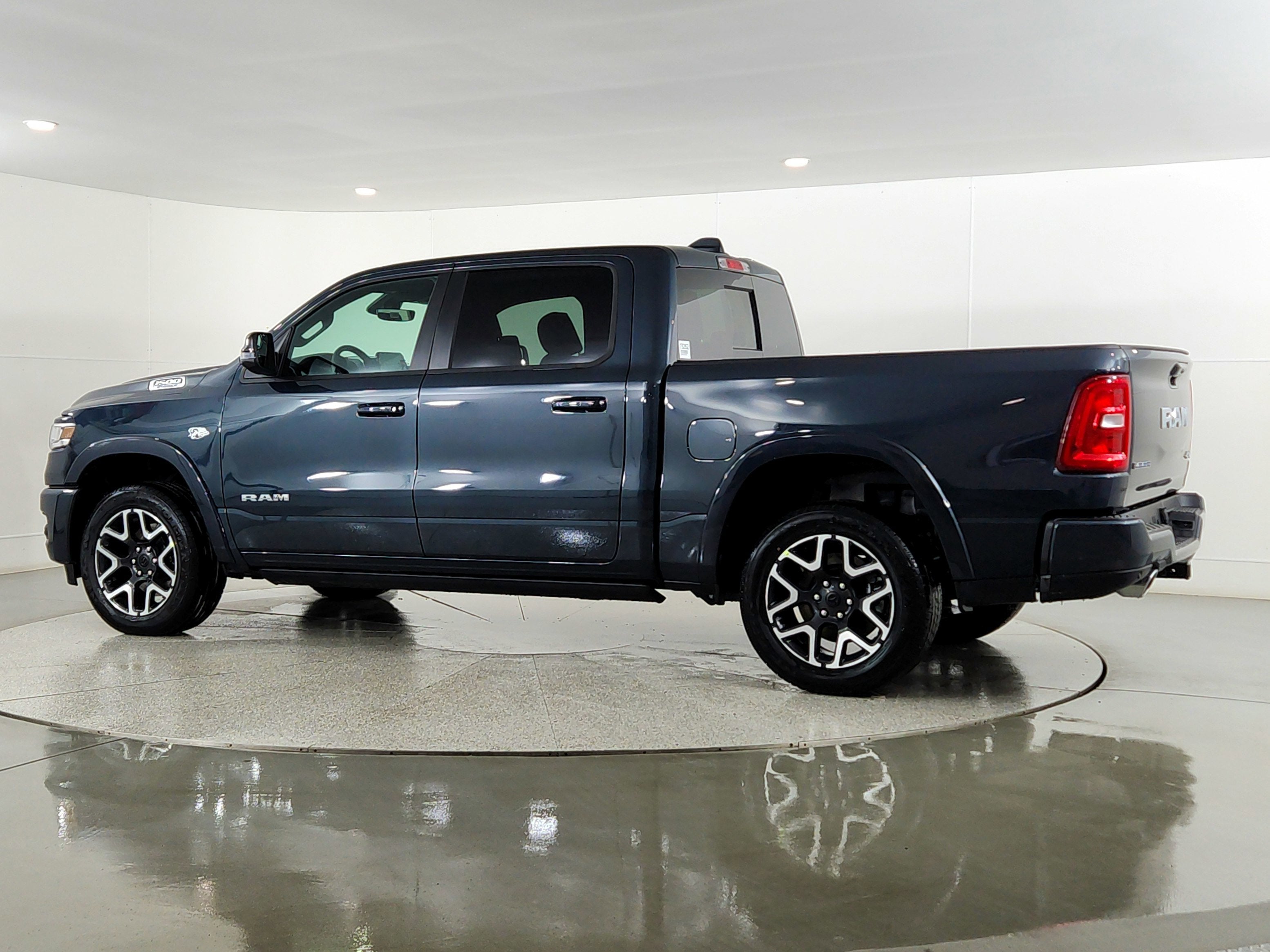 2026 RAM Ram 1500 RAM 1500 LARAMIE CREW CAB 4X4 (144.5 IN WB 5 FT 7 IN BOX)