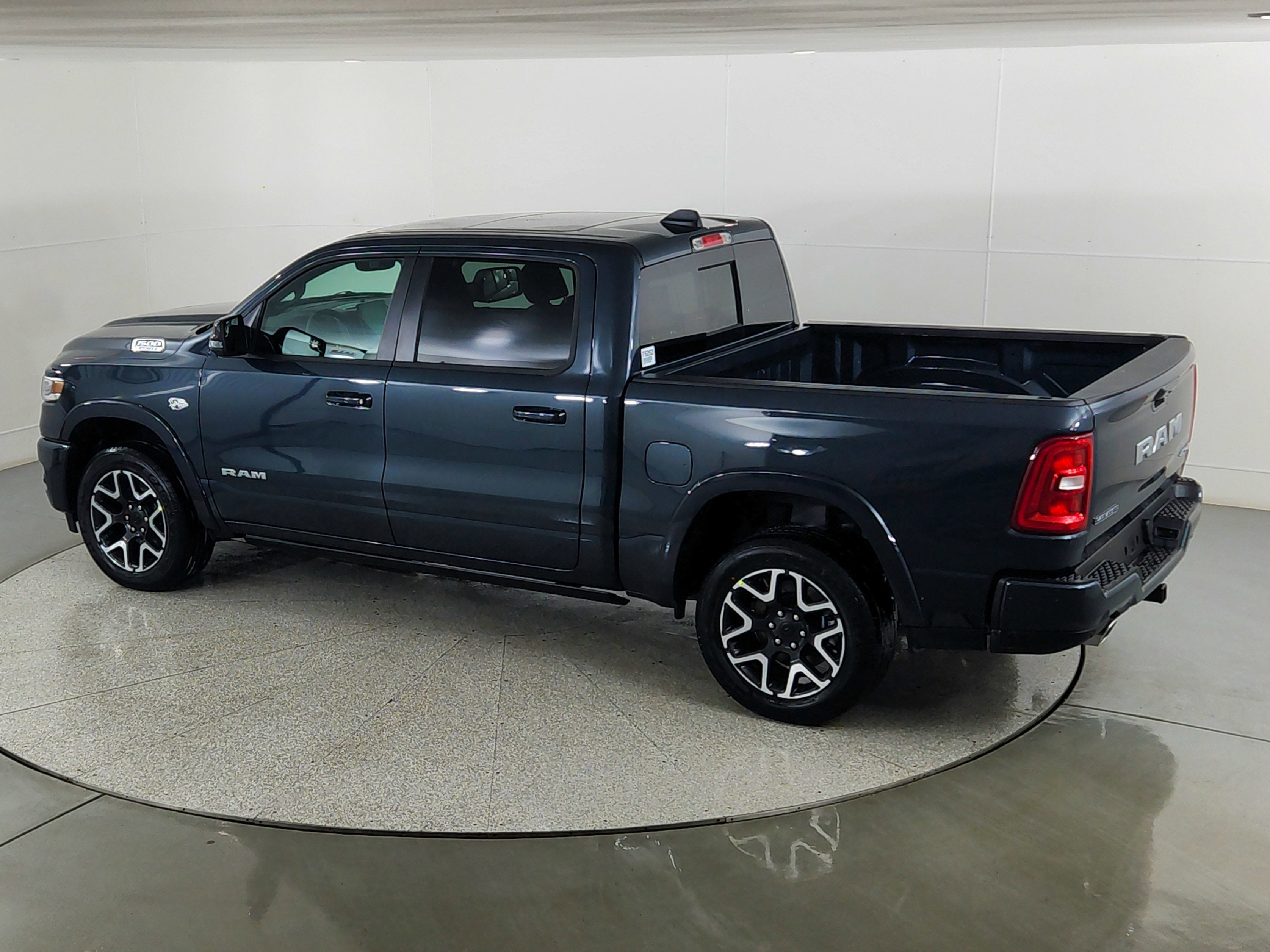 2026 RAM Ram 1500 RAM 1500 LARAMIE CREW CAB 4X4 (144.5 IN WB 5 FT 7 IN BOX)