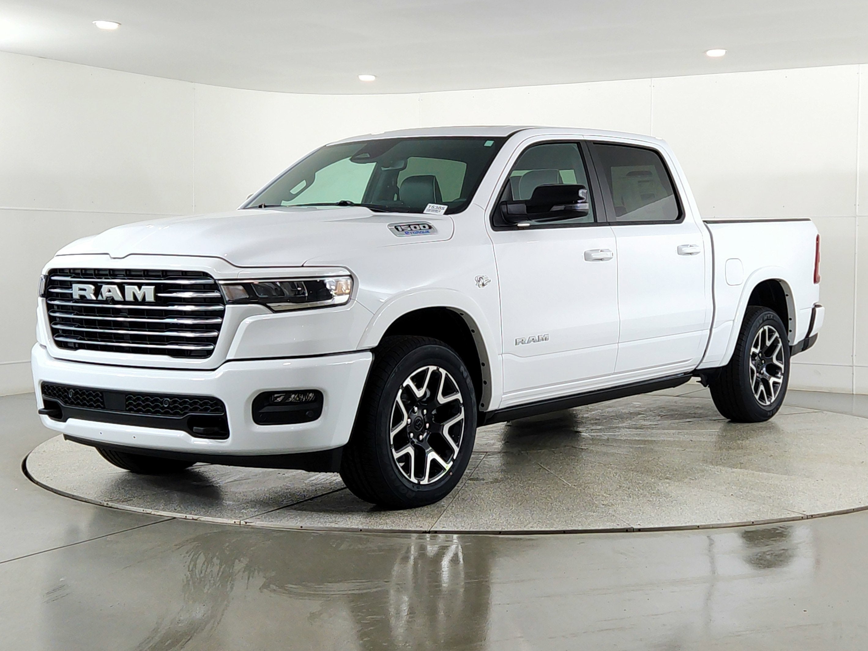 2026 RAM Ram 1500 RAM 1500 LARAMIE CREW CAB 4X4 (144.5 IN WB 5 FT 7 IN BOX)