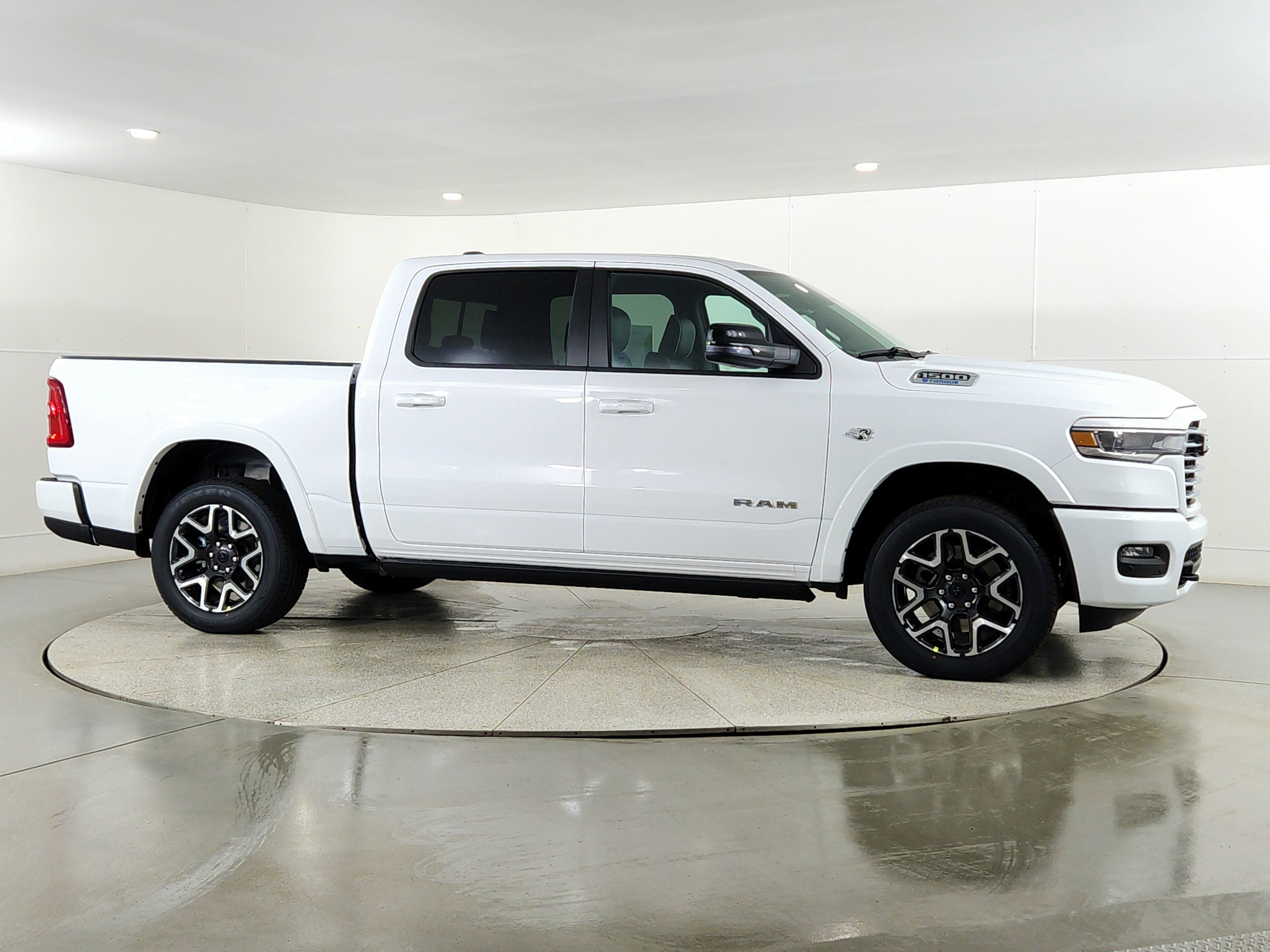 2026 RAM Ram 1500 RAM 1500 LARAMIE CREW CAB 4X4 (144.5 IN WB 5 FT 7 IN BOX)