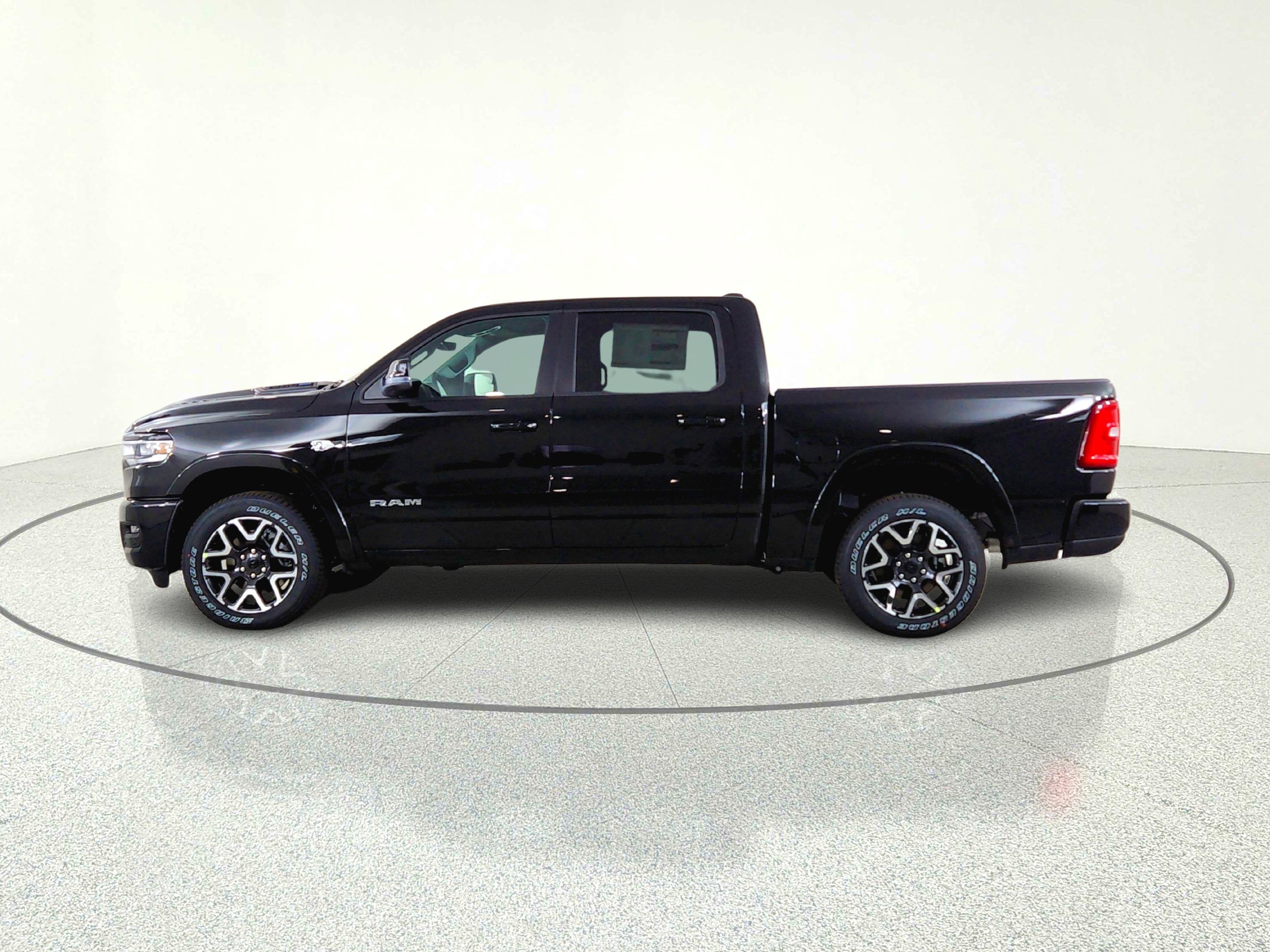 2026 RAM Ram 1500 RAM 1500 LARAMIE CREW CAB 4X4 (144.5 IN WB 5 FT 7 IN BOX)