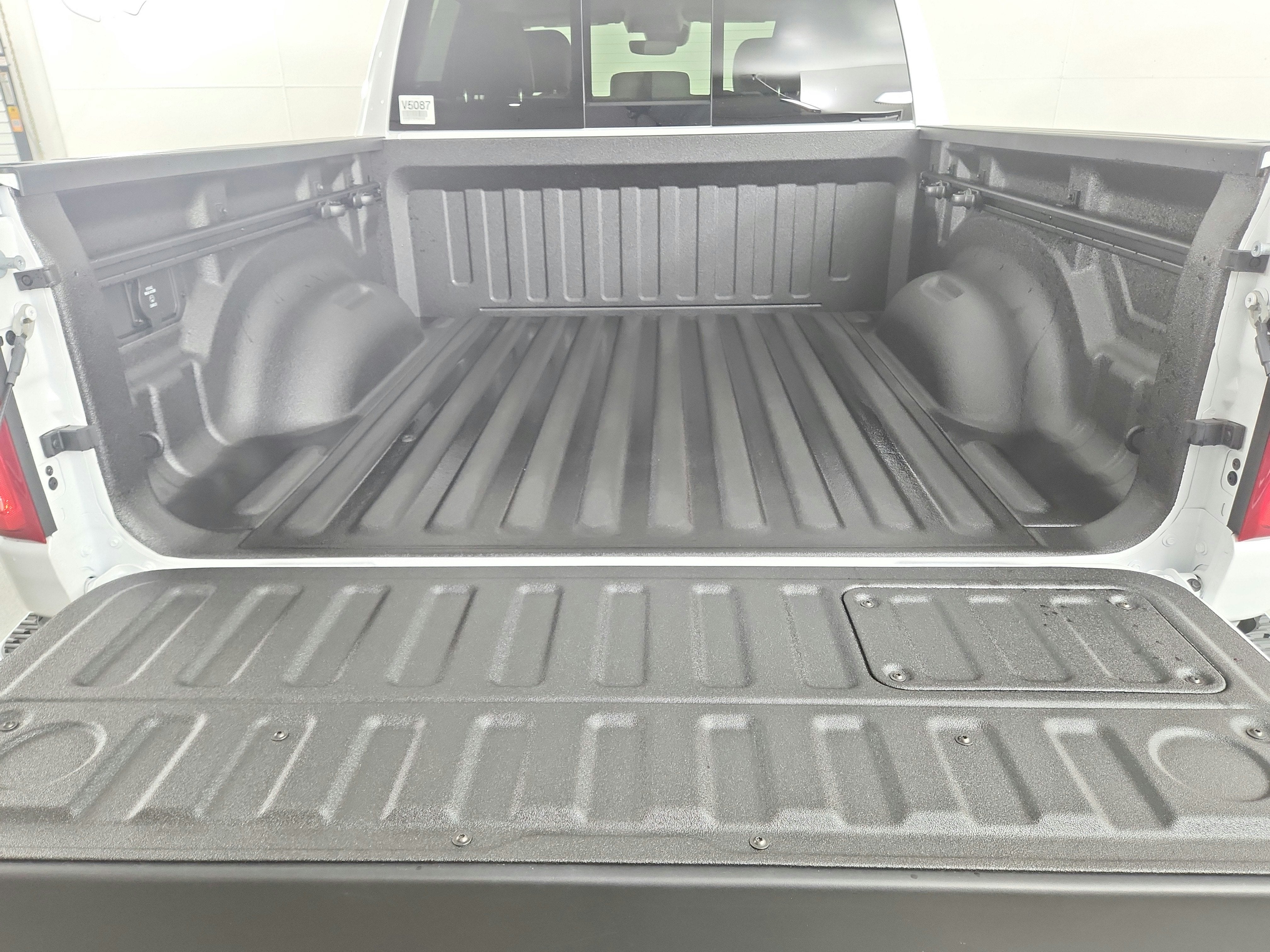 2027 RAM Ram 1500 Laramie 4x4 Crew Cab 5'7" Box