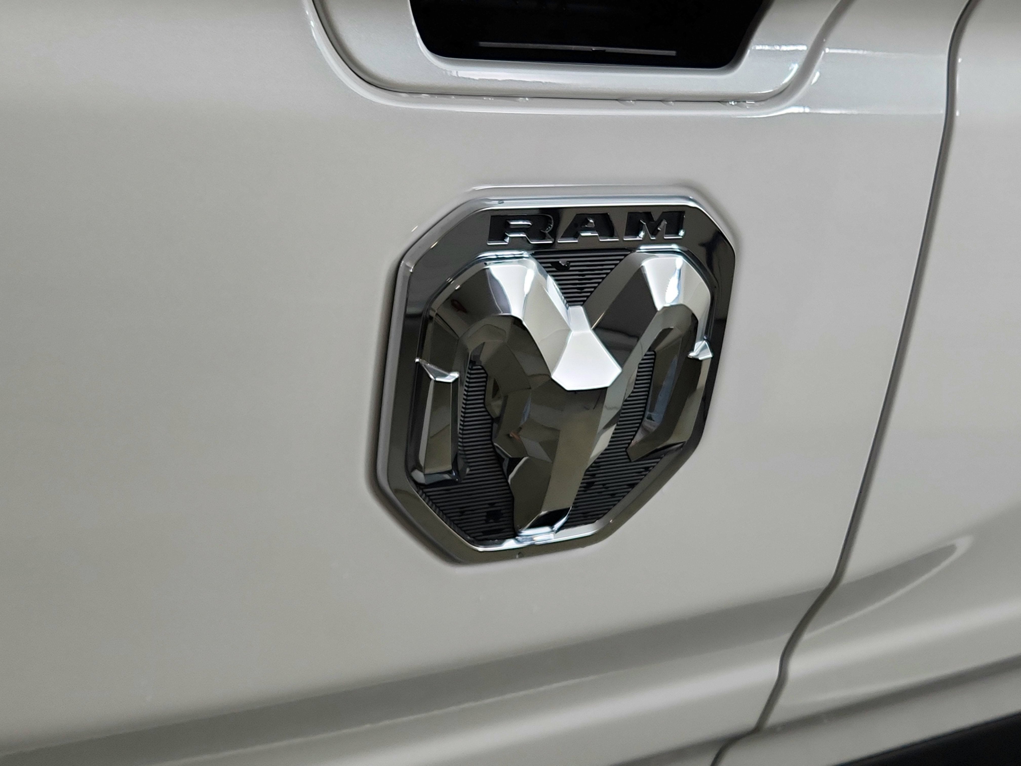 2026 RAM Ram 1500 RAM 1500 TUNGSTEN CREW CAB 4X4 (144.5 IN WB 5 FT 7 IN BOX)