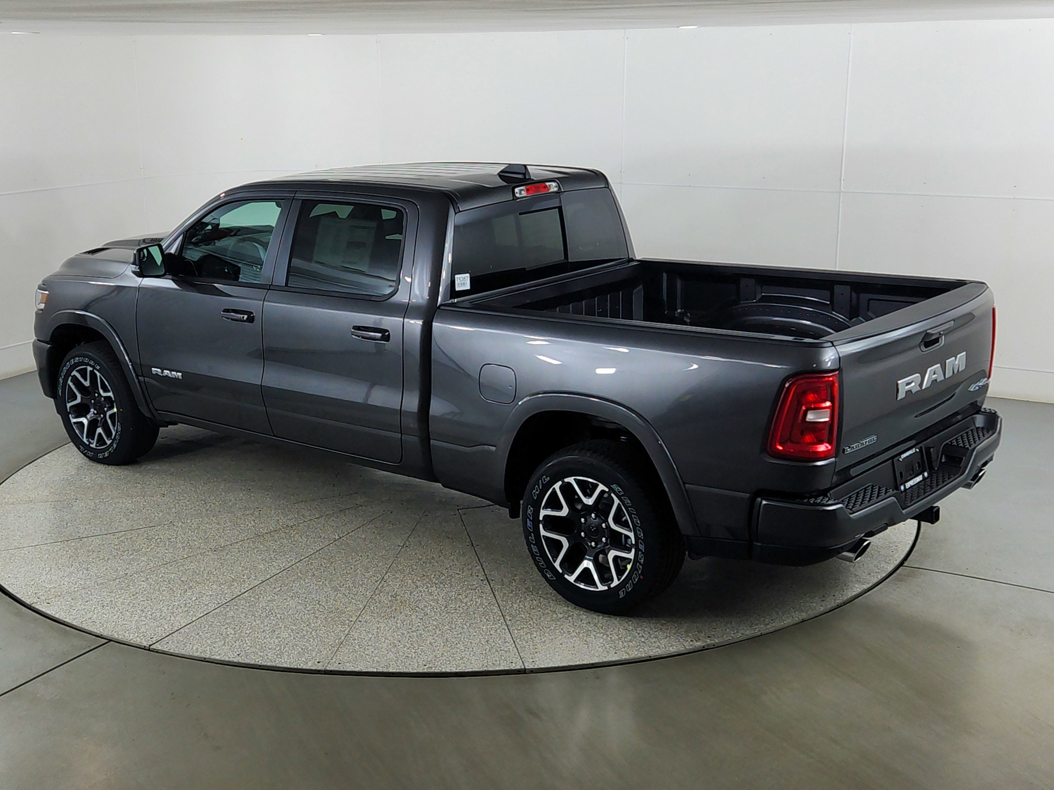 2026 RAM Ram 1500 RAM 1500 LARAMIE CREW CAB 4X4 (153.5 IN WB 6 FT 4 IN BOX)