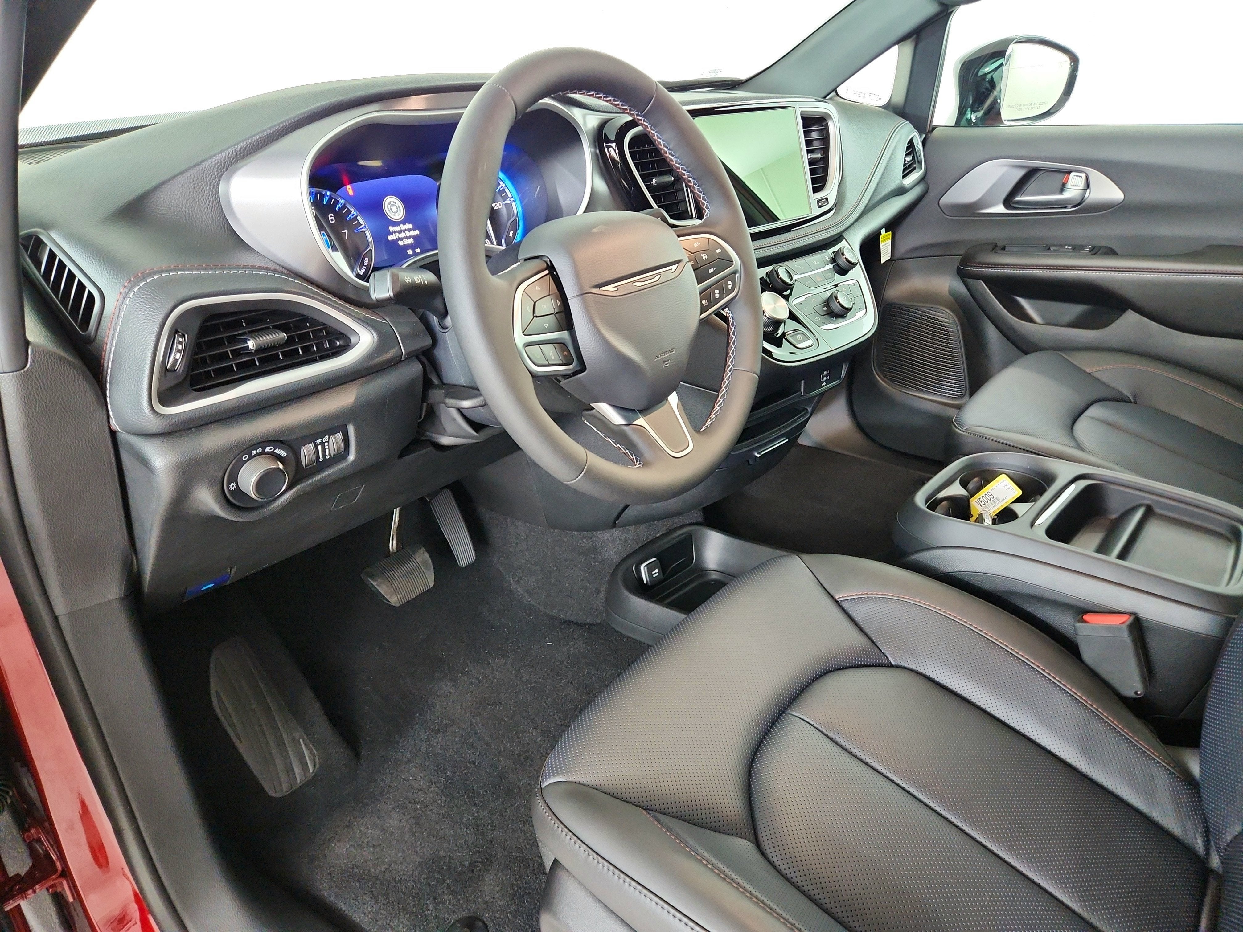 2027 Chrysler Pacifica Select