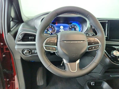 2027 Chrysler Pacifica Select