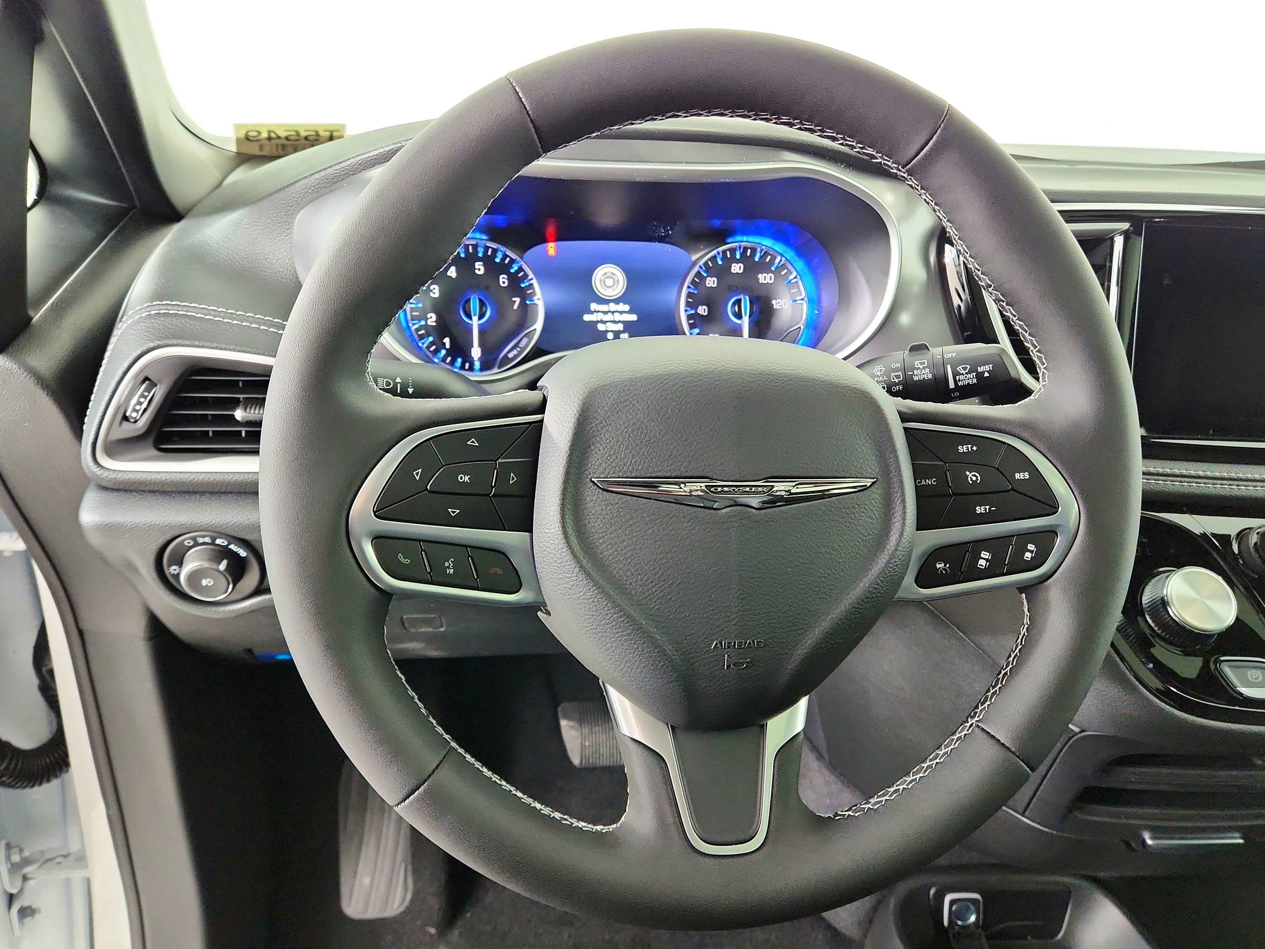 2026 Chrysler Pacifica Select