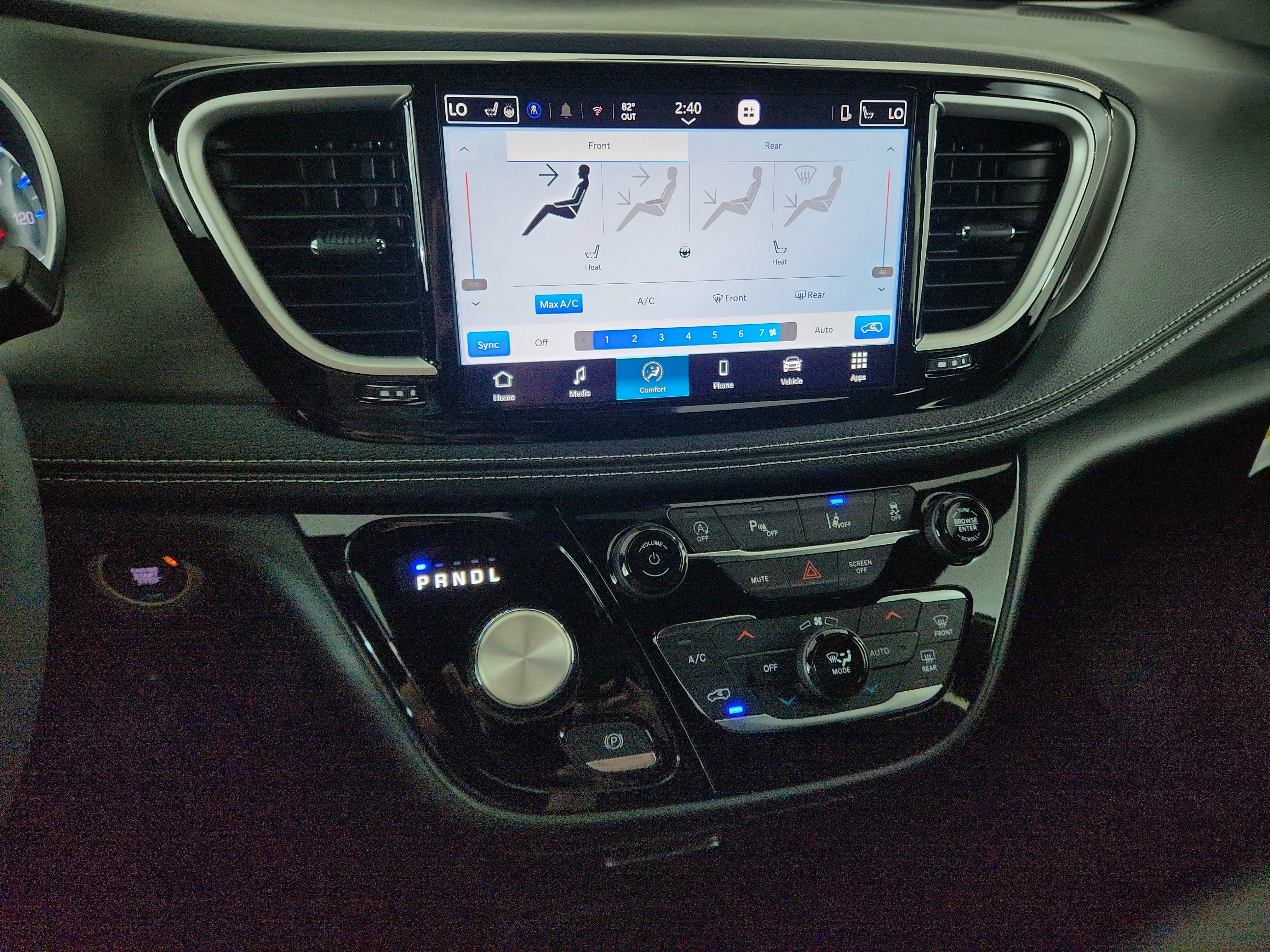 2027 Chrysler Pacifica Select