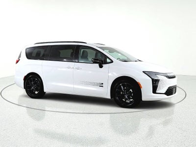 2027 Chrysler Pacifica Select FWD