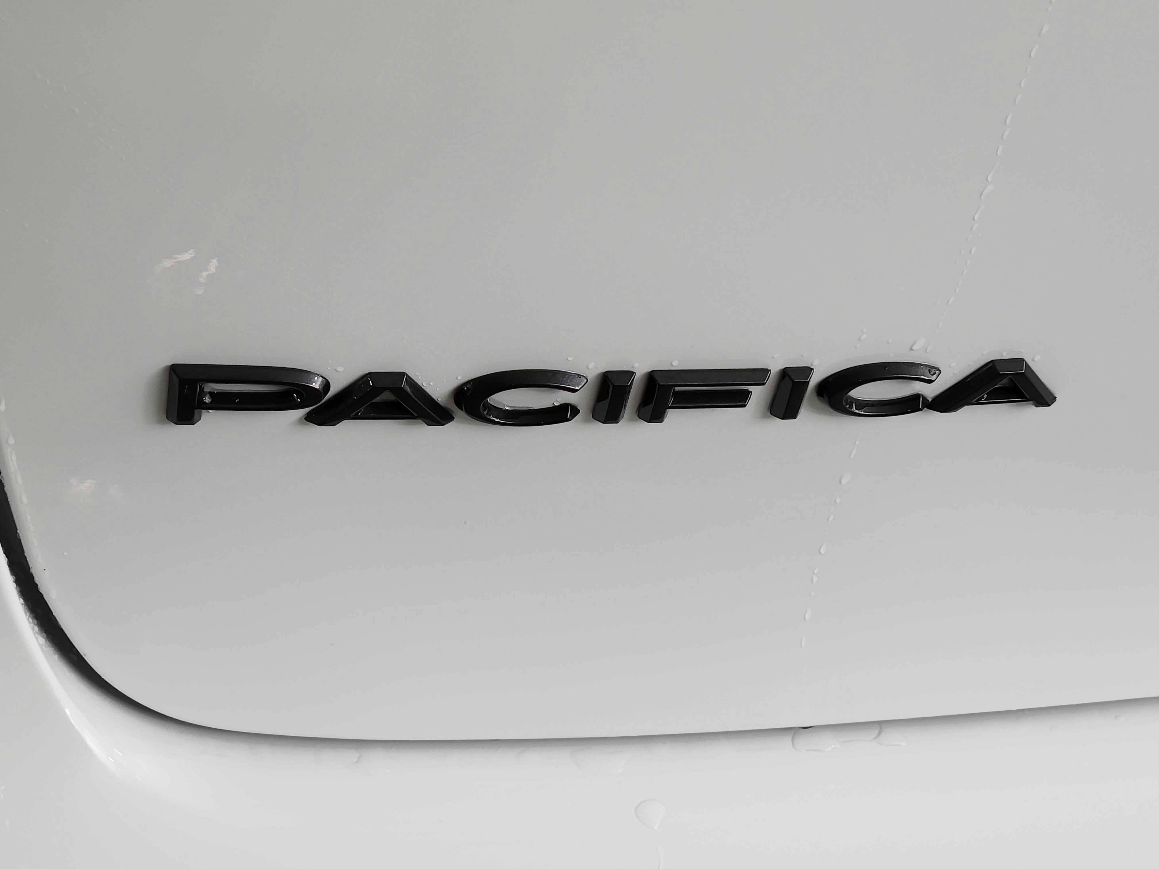 2027 Chrysler Pacifica Select FWD